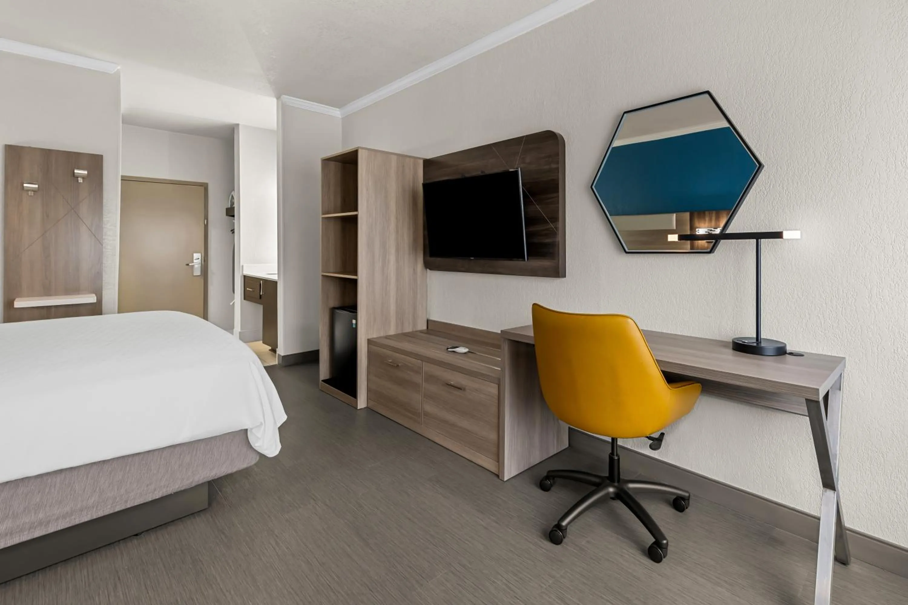 Guests, Bed in Holiday Inn Express Saint Simons Island by IHG