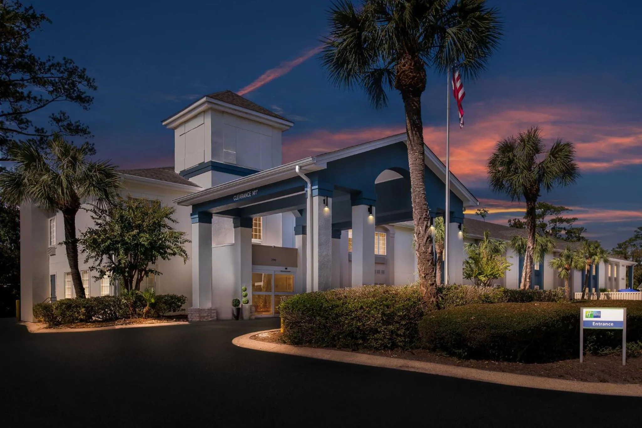 Property building in Holiday Inn Express Saint Simons Island by IHG