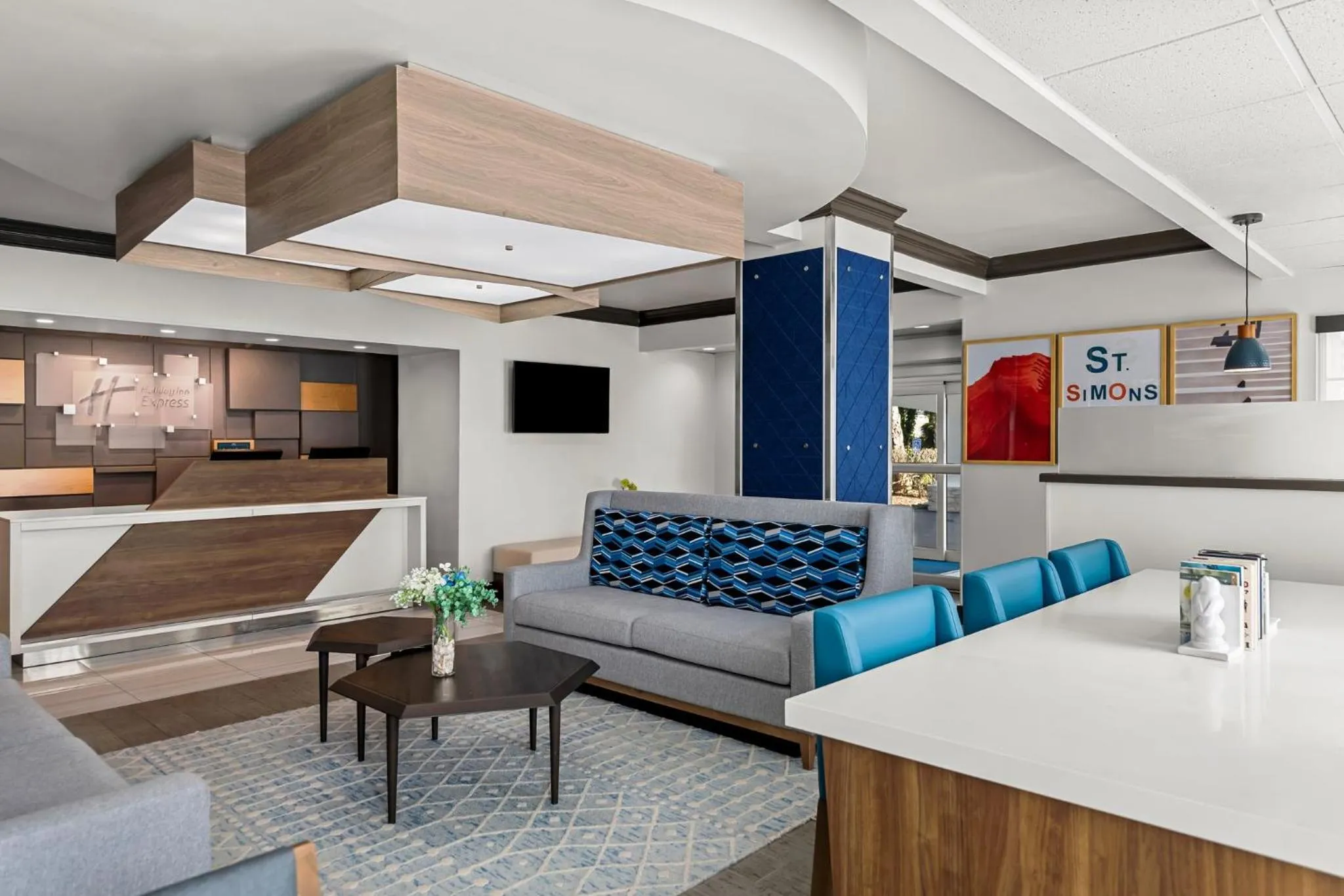 Property building in Holiday Inn Express Saint Simons Island by IHG