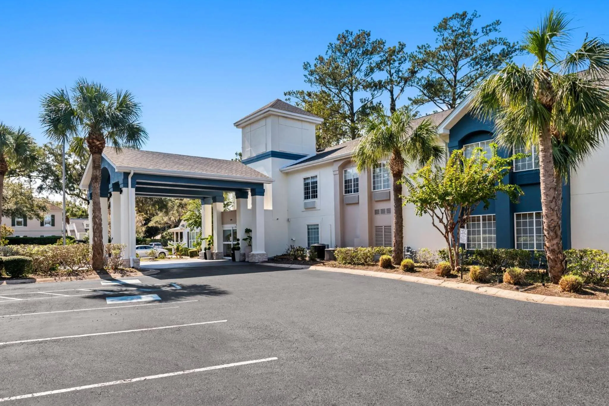 Property building in Holiday Inn Express Saint Simons Island by IHG