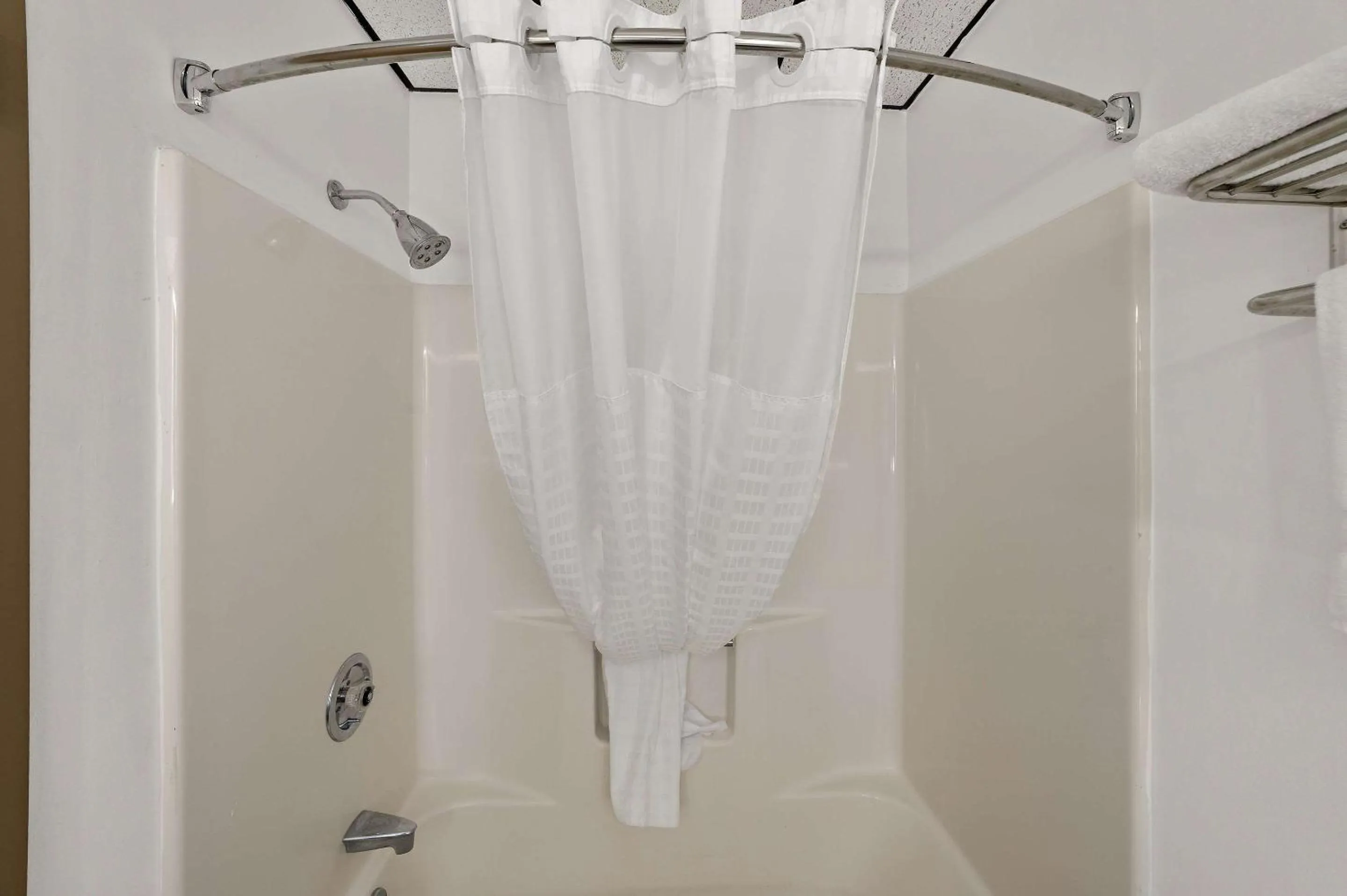 Bedroom in Quality Inn & Suites Caribou