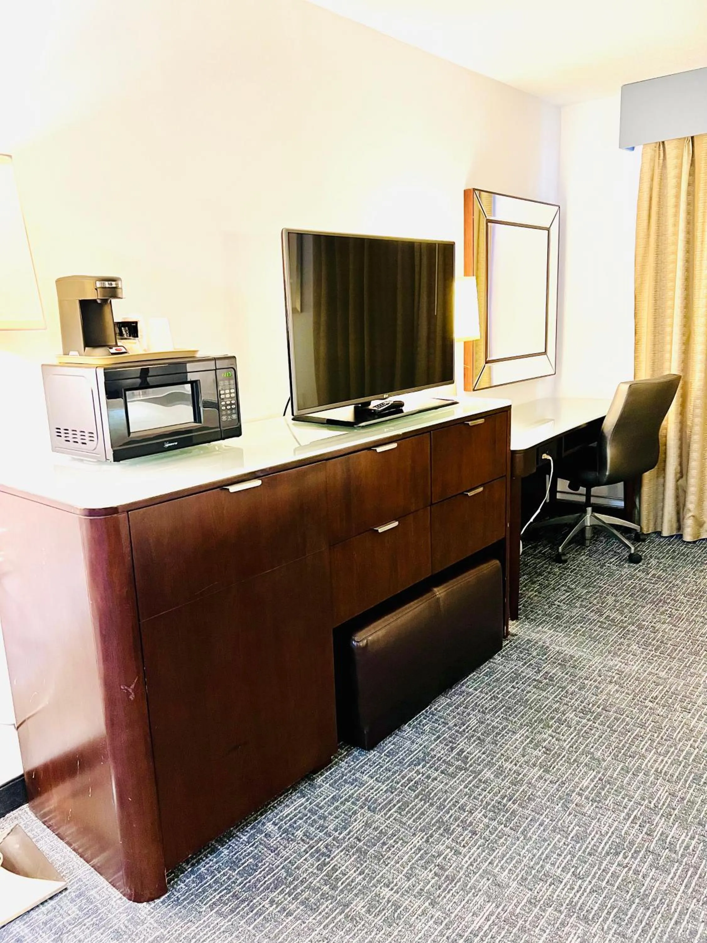 TV and multimedia in Quality Inn & Suites Caribou