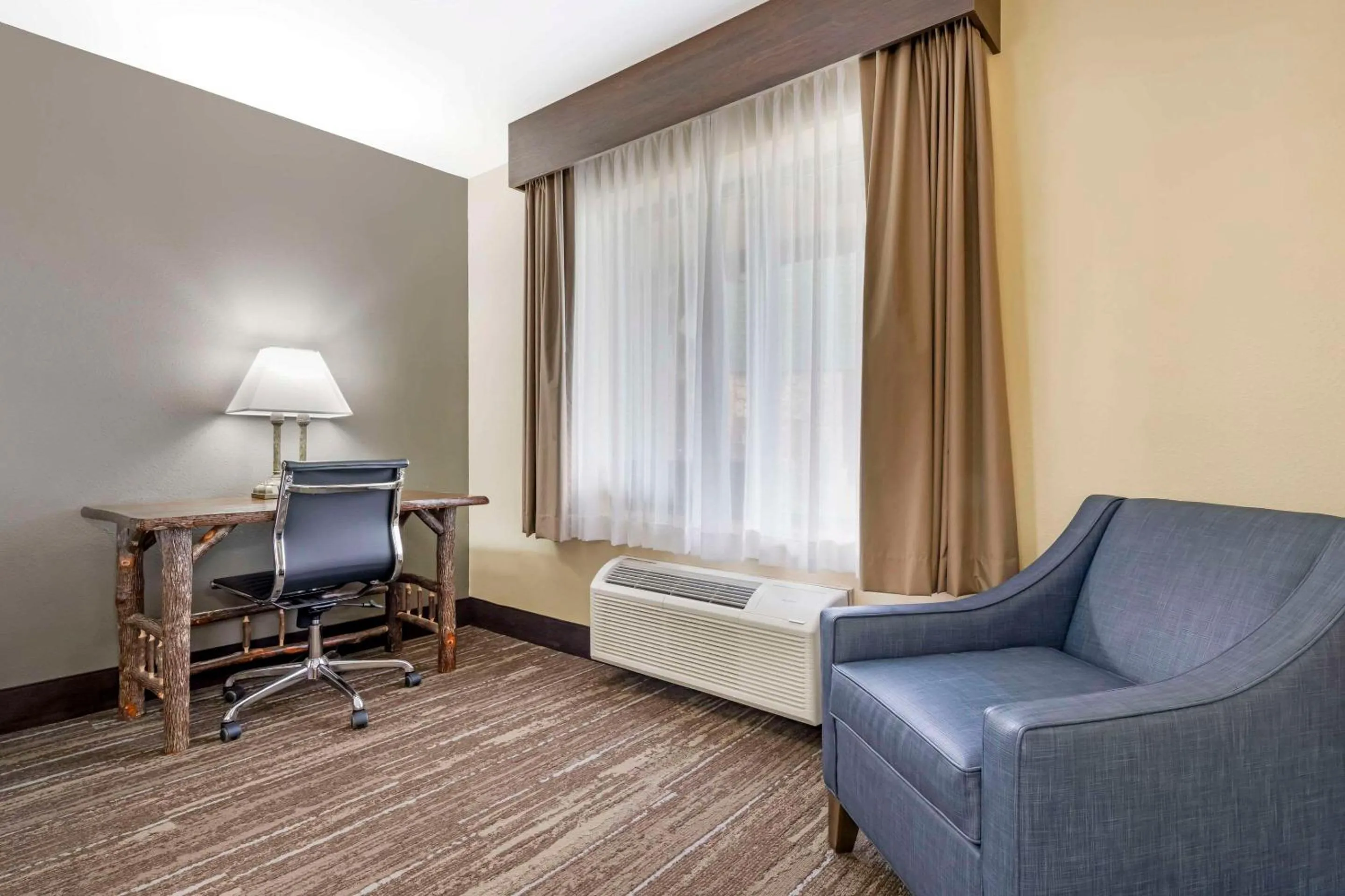 Bedroom in Quality Inn Ashland - Lake Superior