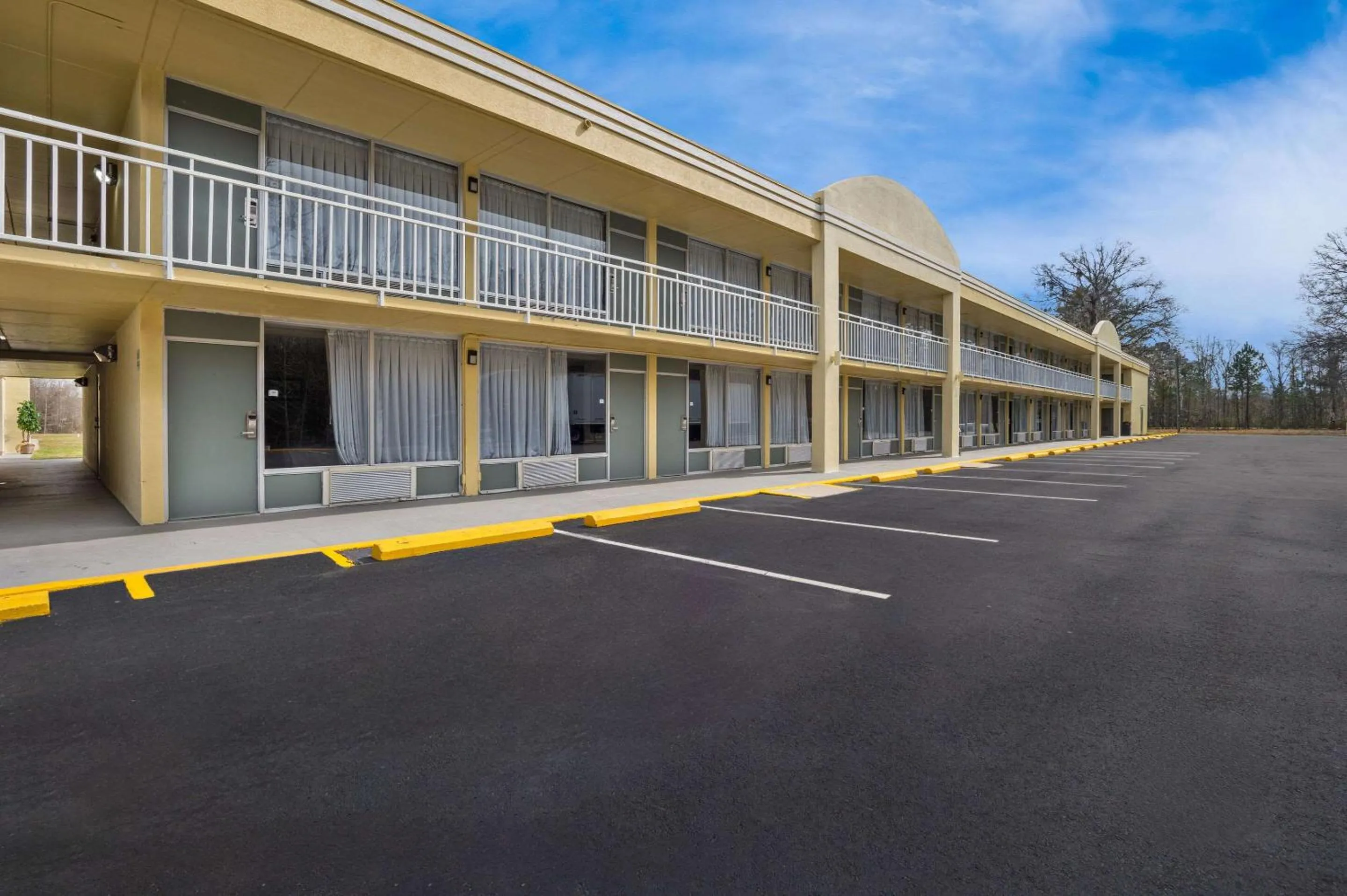 Property building in Econo Lodge Yemassee
