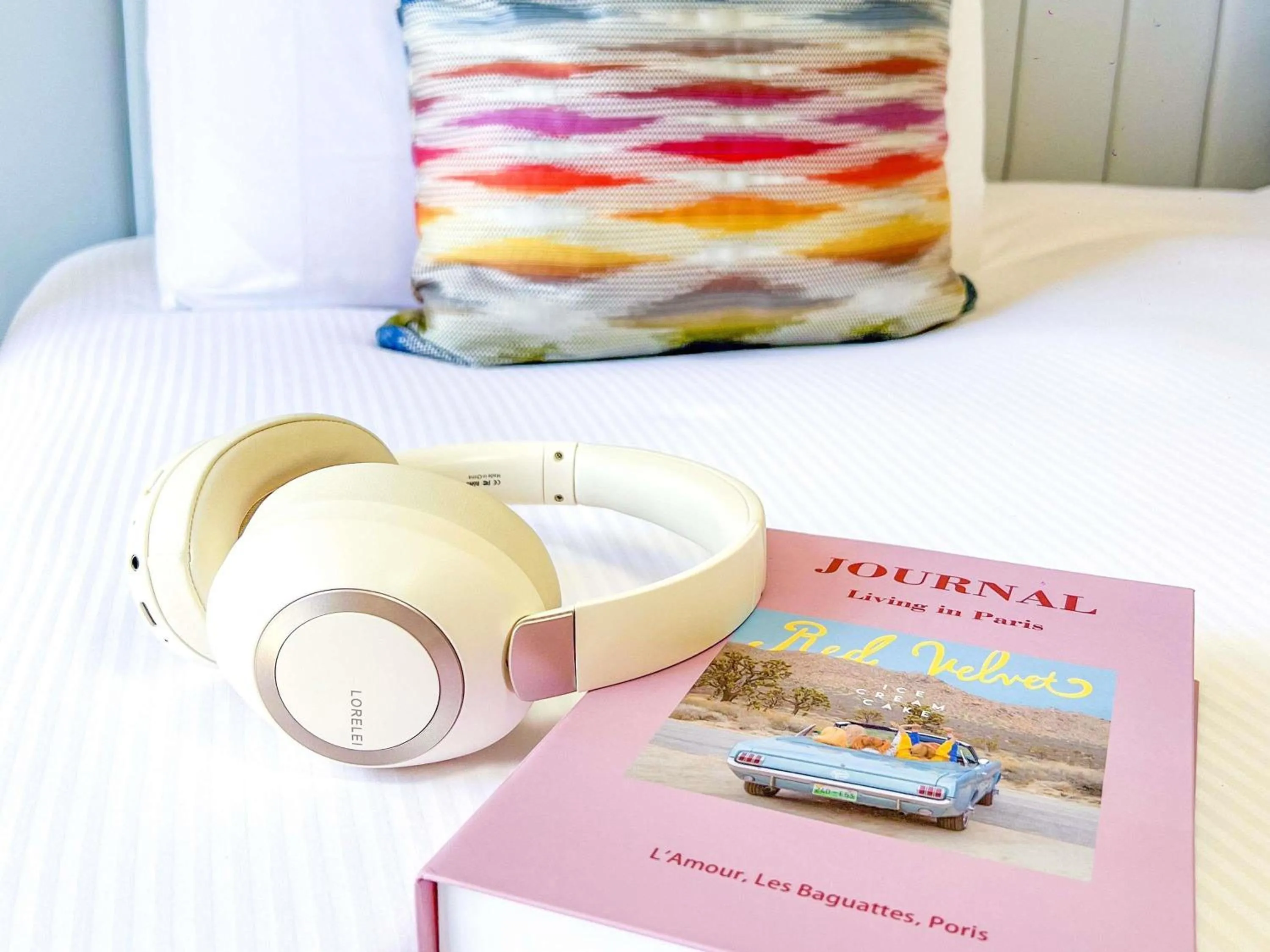 Bedroom, Bed in Croisette Beach Hotel Cannes - MGallery Collection