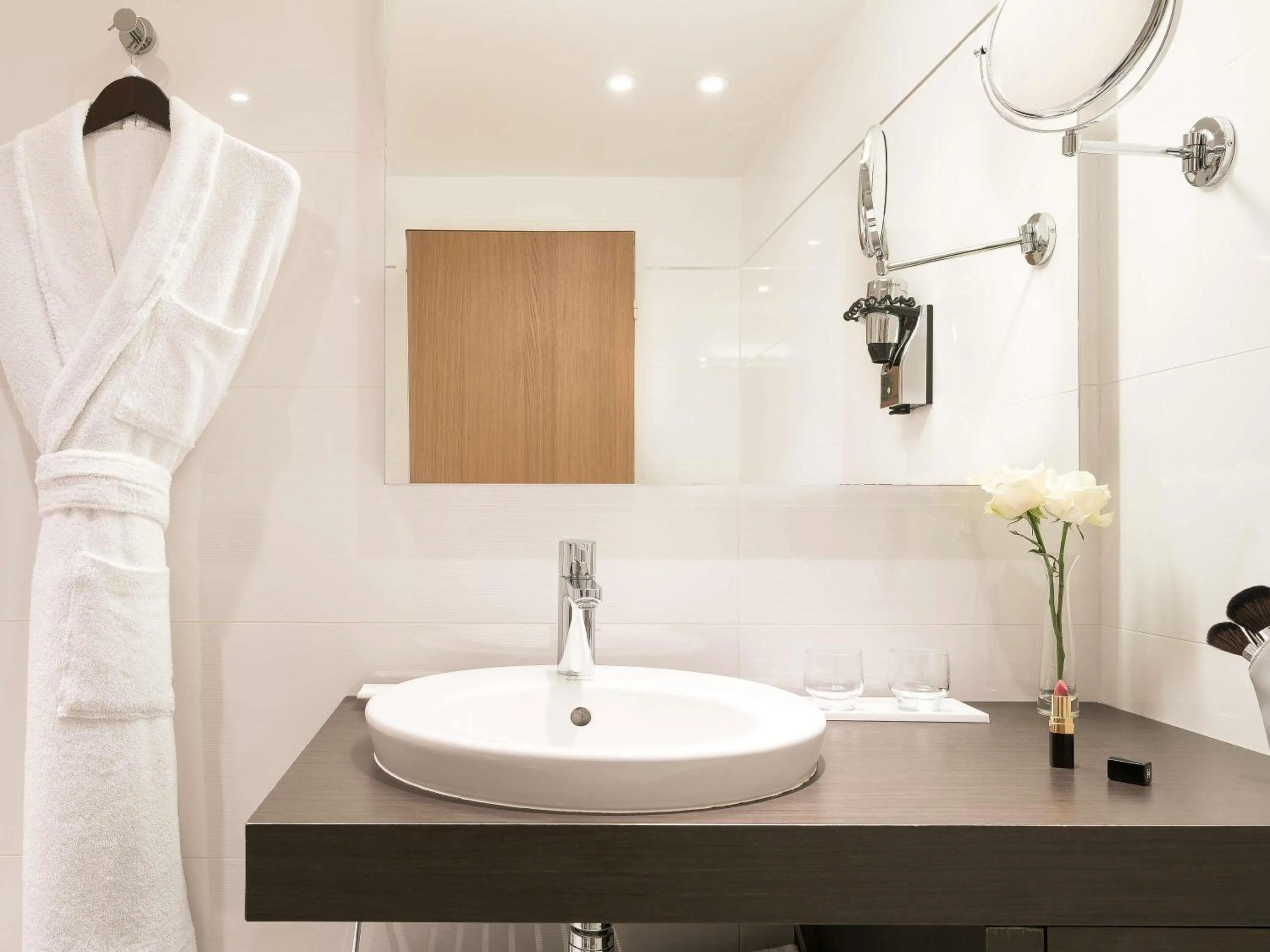 Photo of the whole room in Croisette Beach Hotel Cannes - MGallery Collection