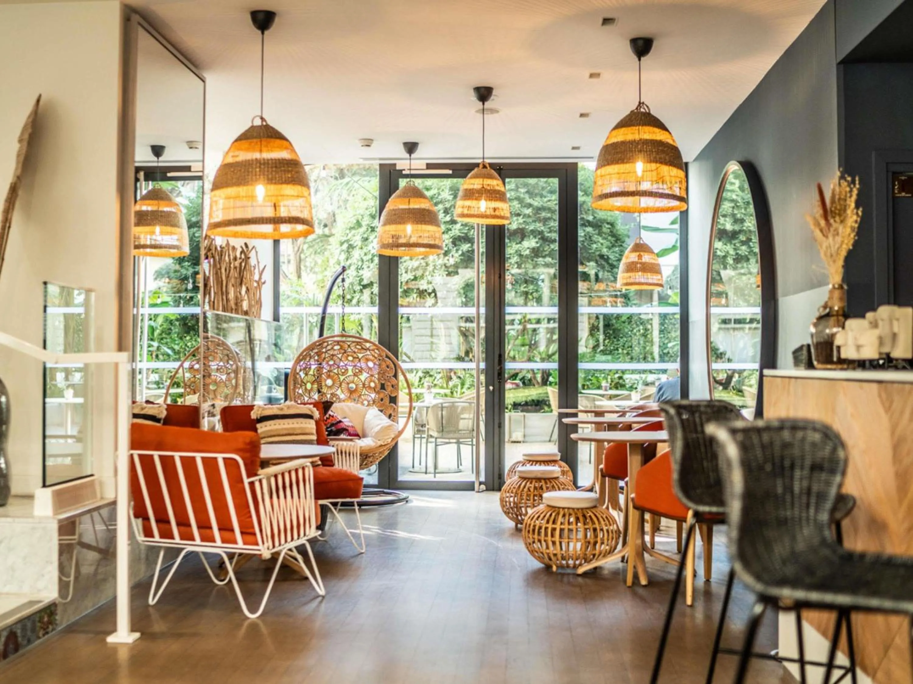 Restaurant/places to eat in Croisette Beach Hotel Cannes - MGallery Collection