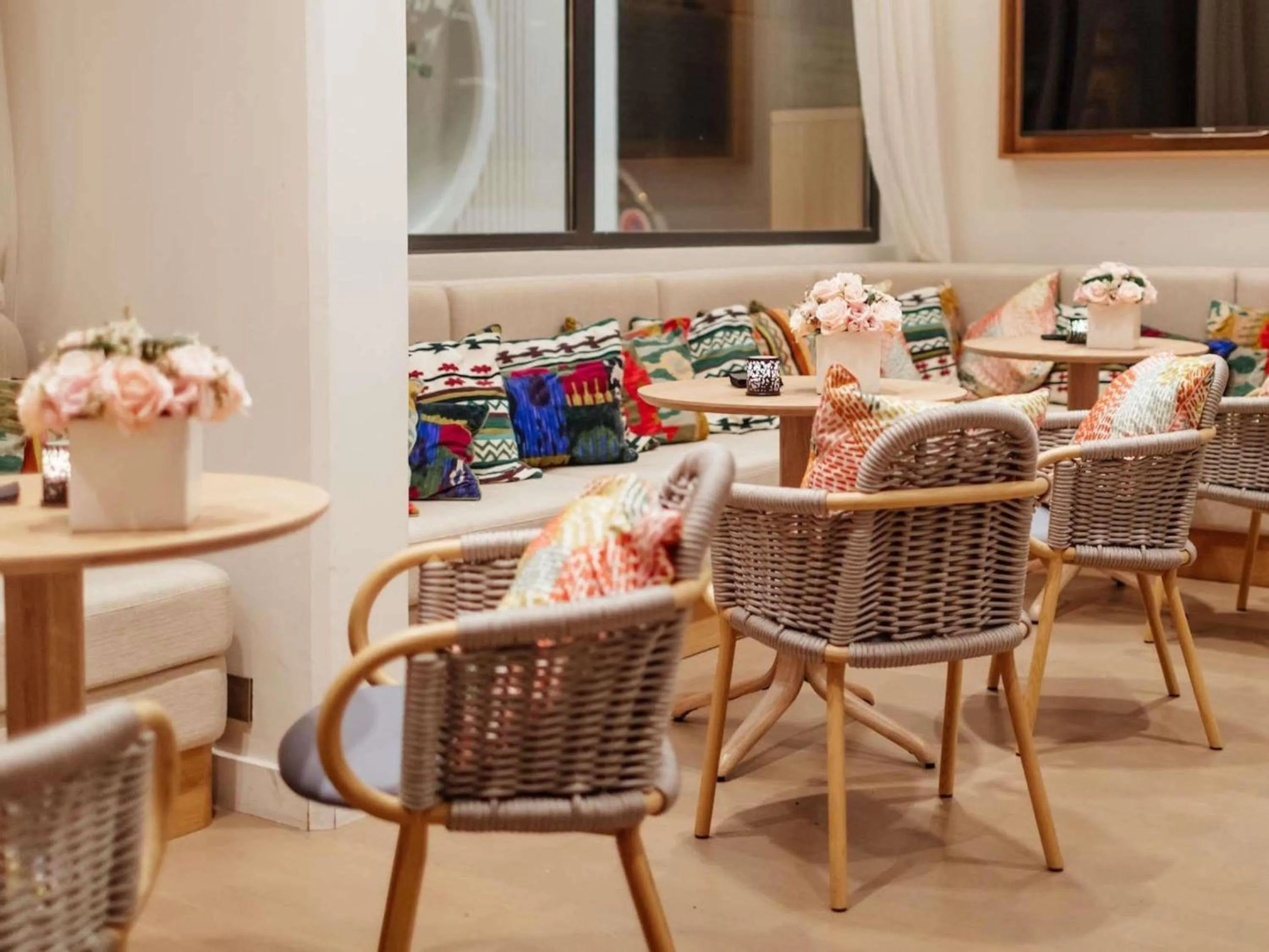 Restaurant/places to eat in Croisette Beach Hotel Cannes - MGallery Collection