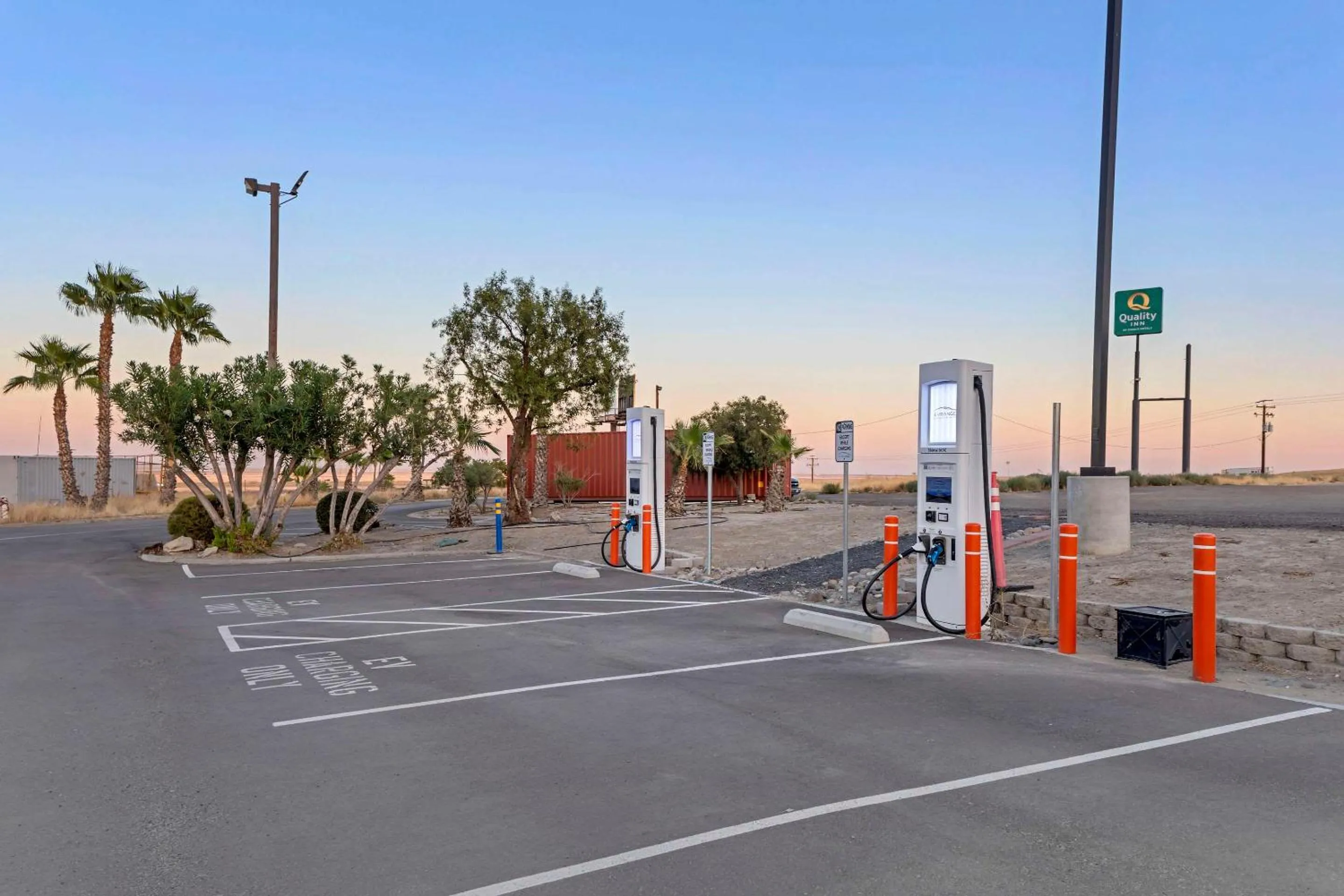 Property building in Quality Inn Kettleman City near Hwy 41