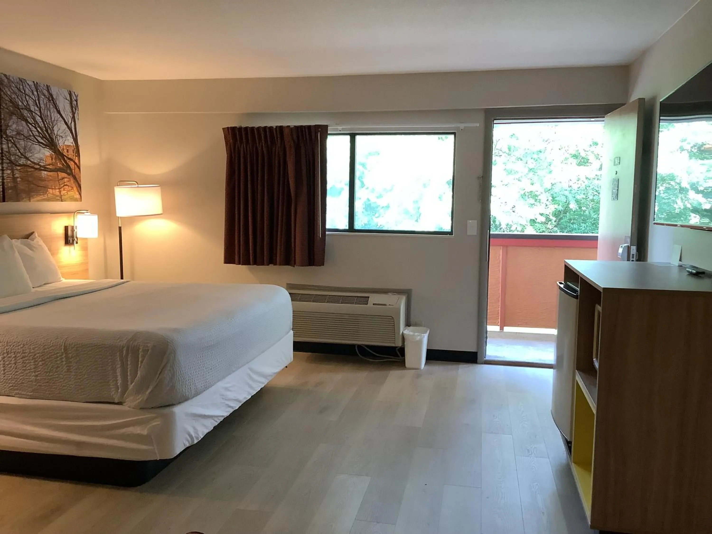 Bed in Days Inn by Wyndham Kingdom City