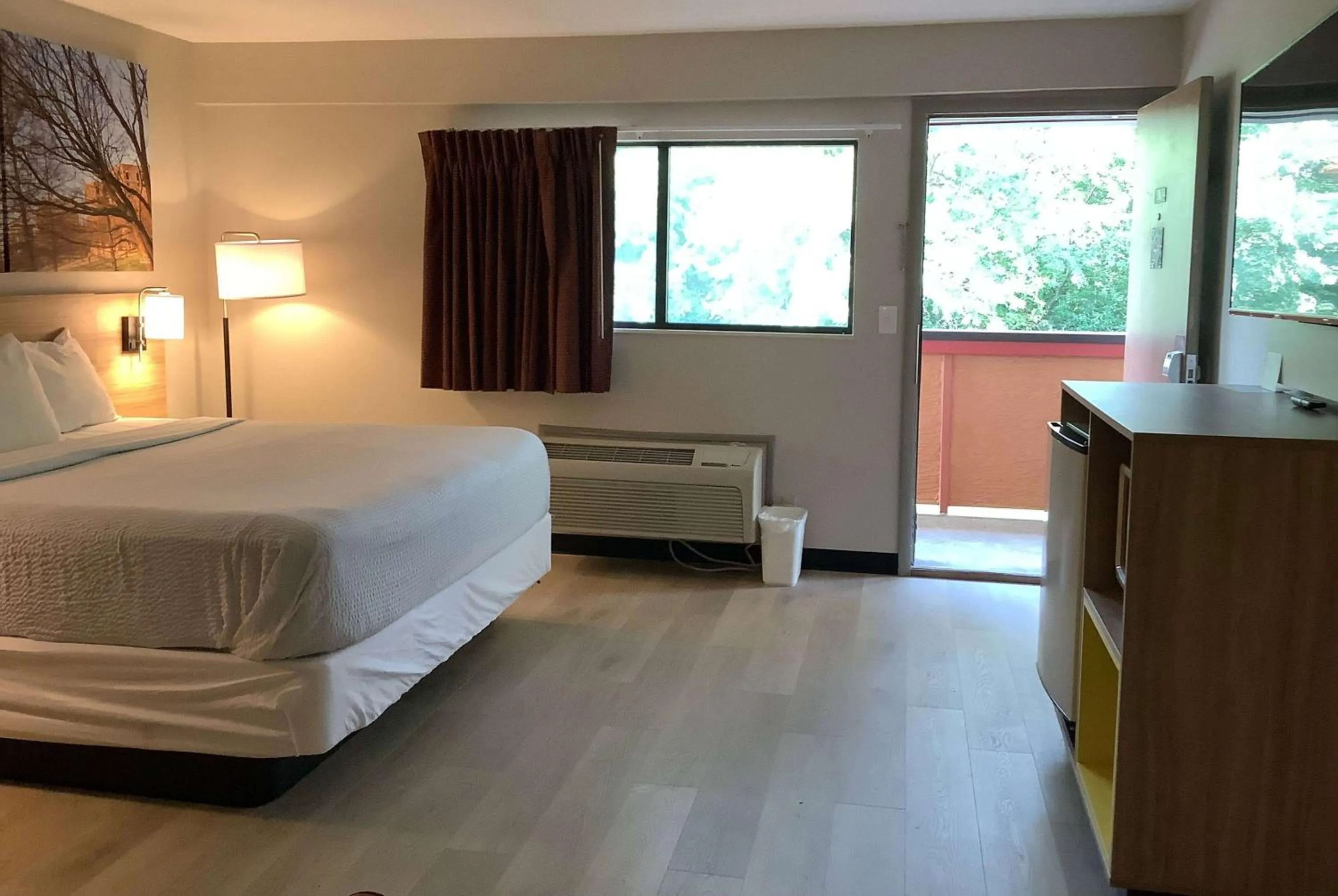 Photo of the whole room, Bed in Days Inn by Wyndham Kingdom City