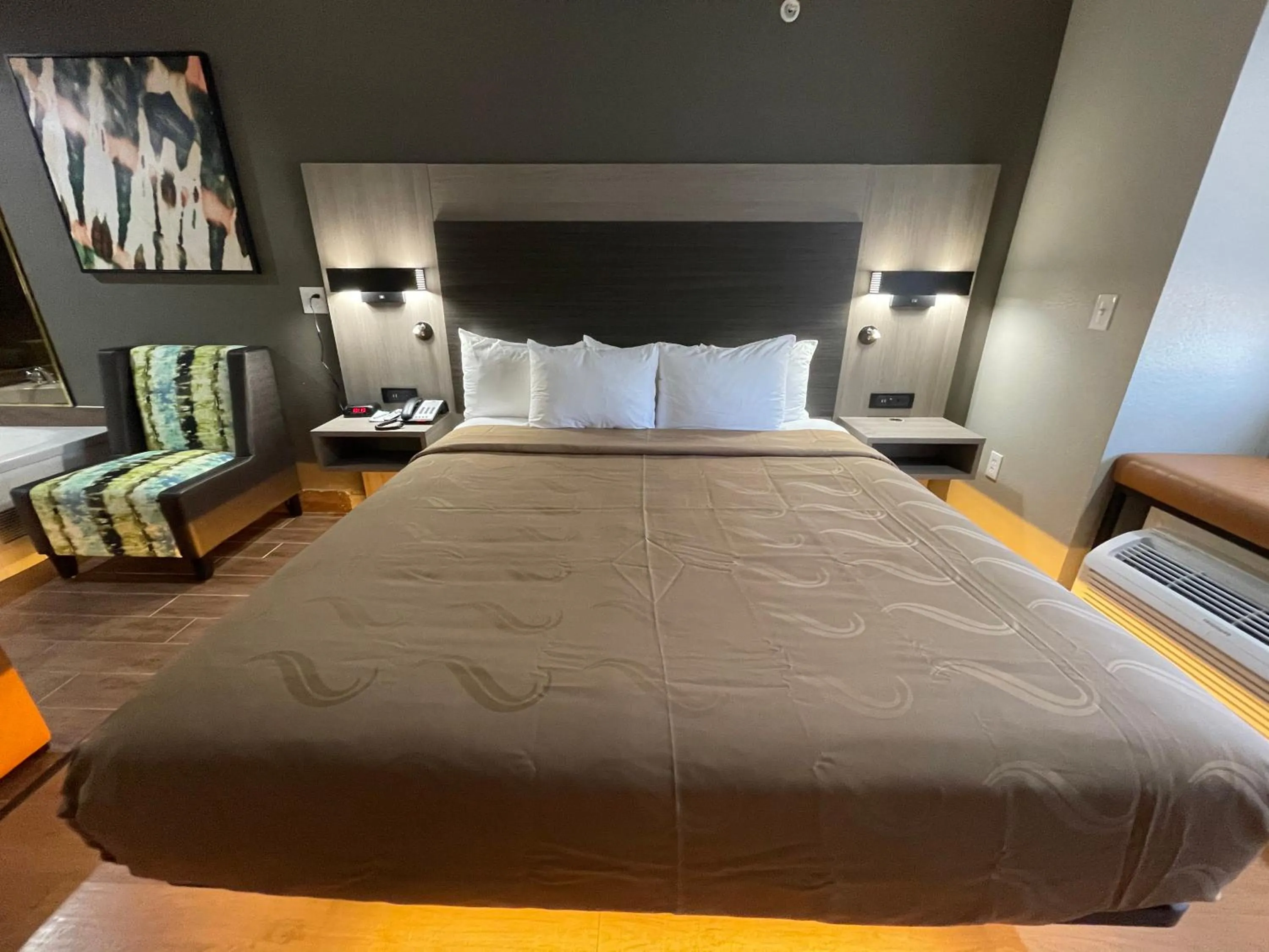 Bed in Quality Inn & Suites North Mesquite I-30