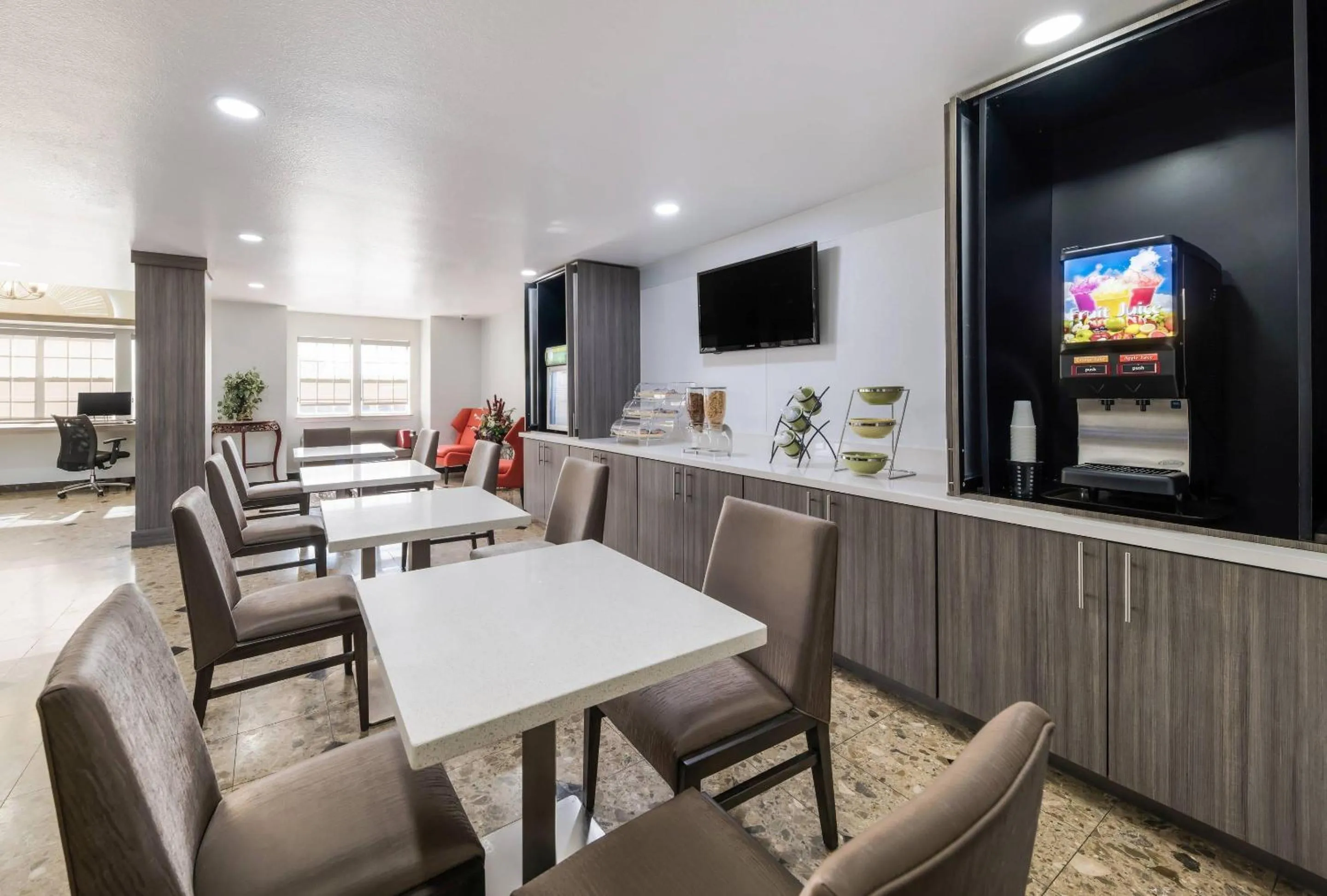 Breakfast in Quality Inn & Suites North Mesquite I-30