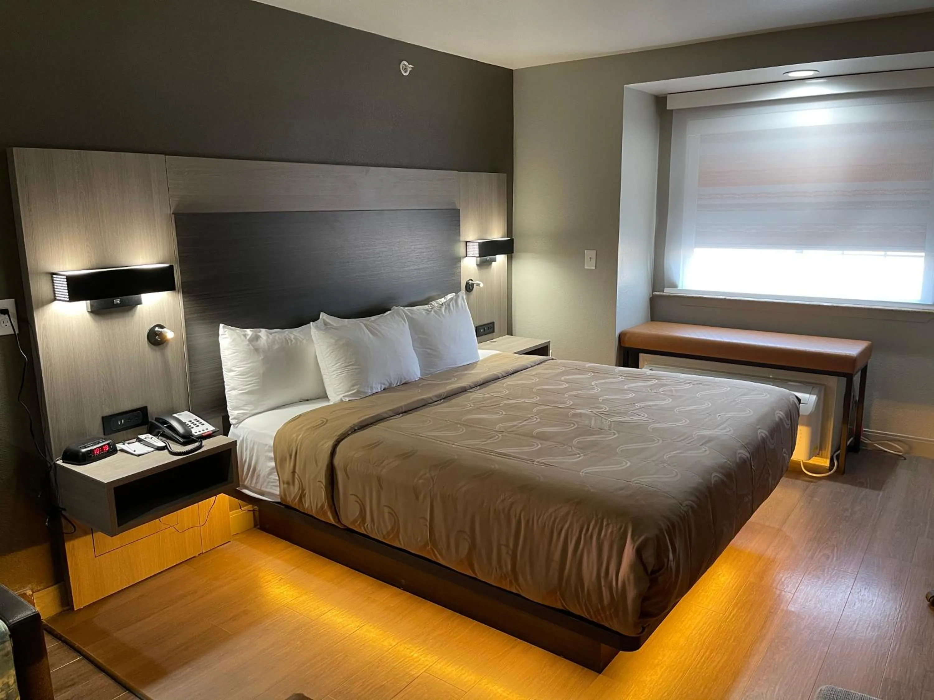 Bed in Quality Inn & Suites North Mesquite I-30