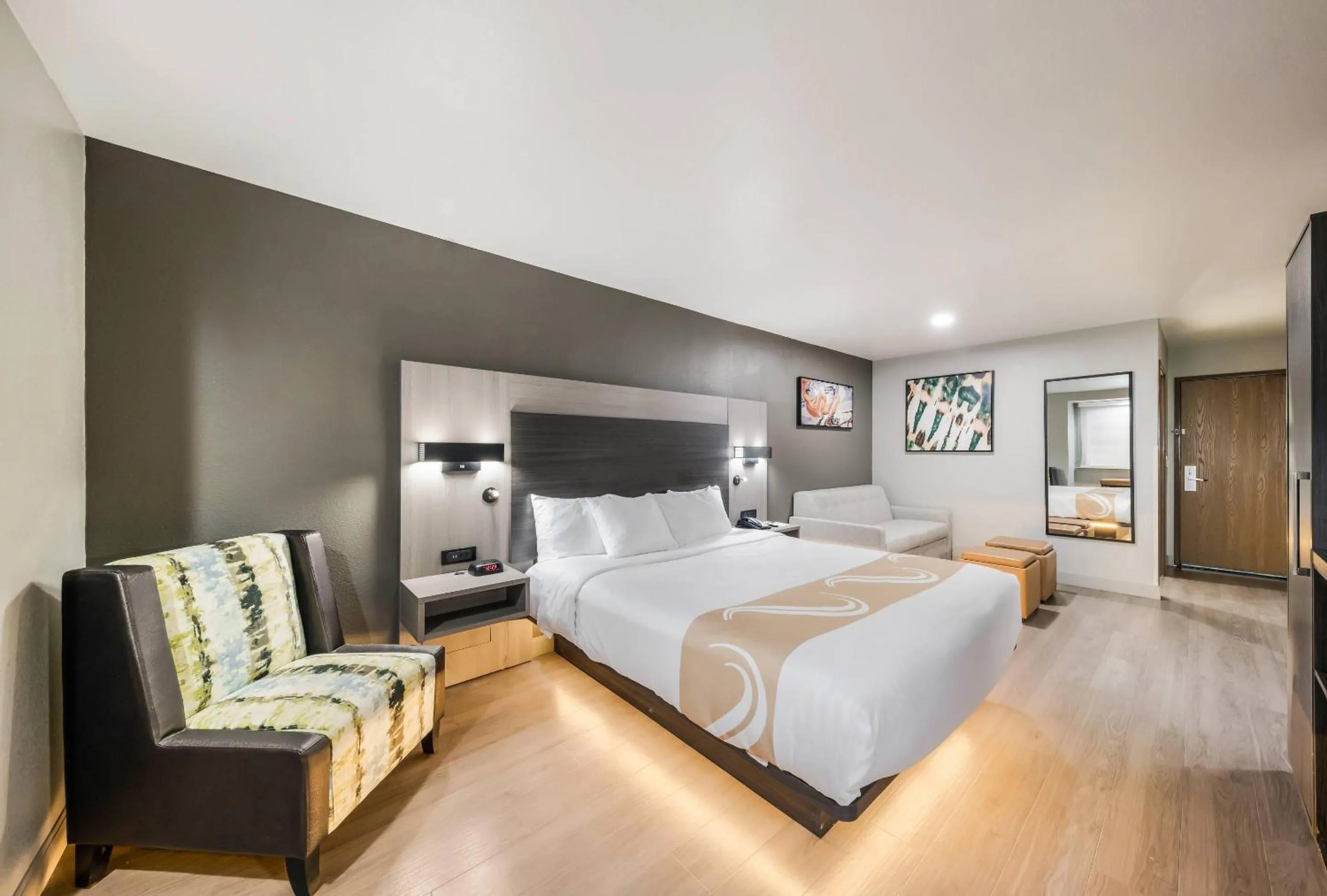 Bedroom, Bed in Quality Inn & Suites North Mesquite I-30