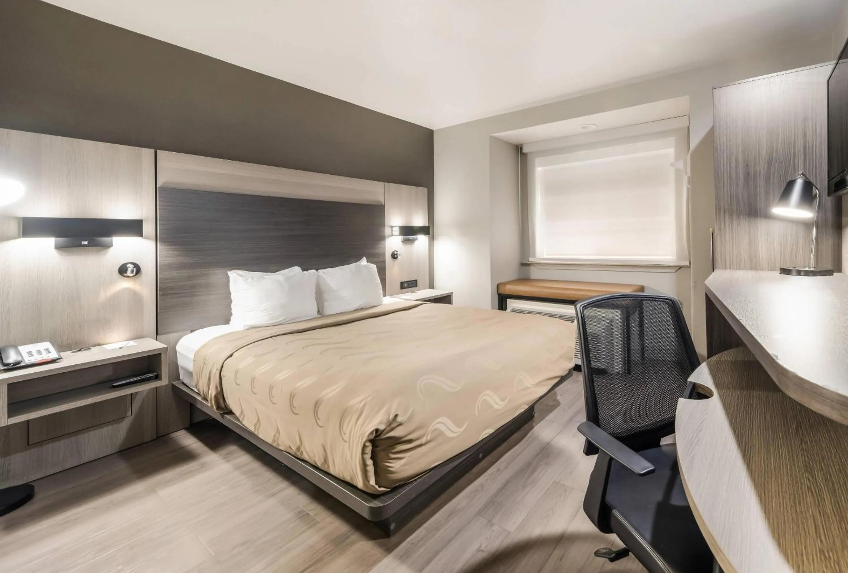 Bedroom, Bed in Quality Inn & Suites North Mesquite I-30