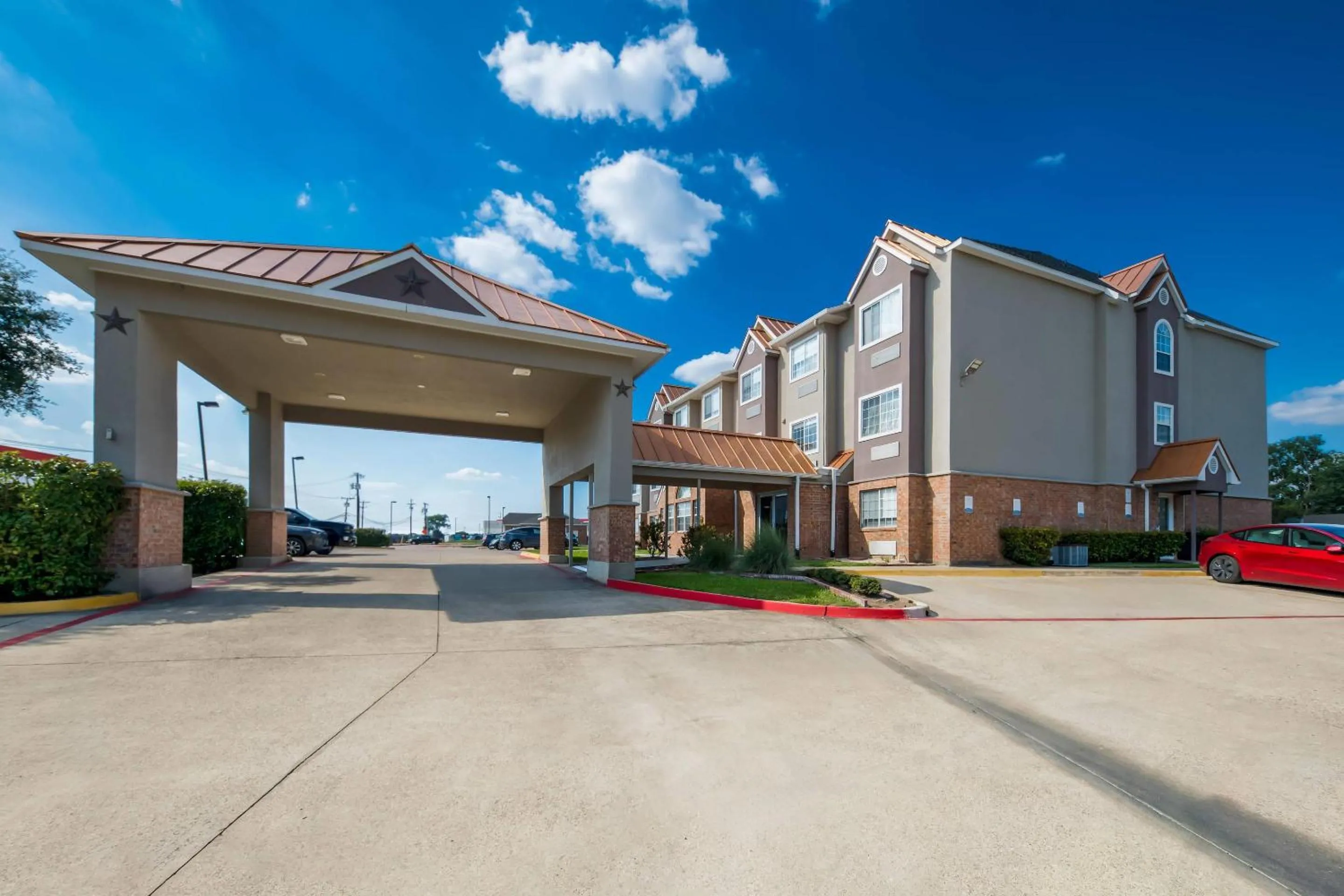 Property building in Quality Inn & Suites North Mesquite I-30