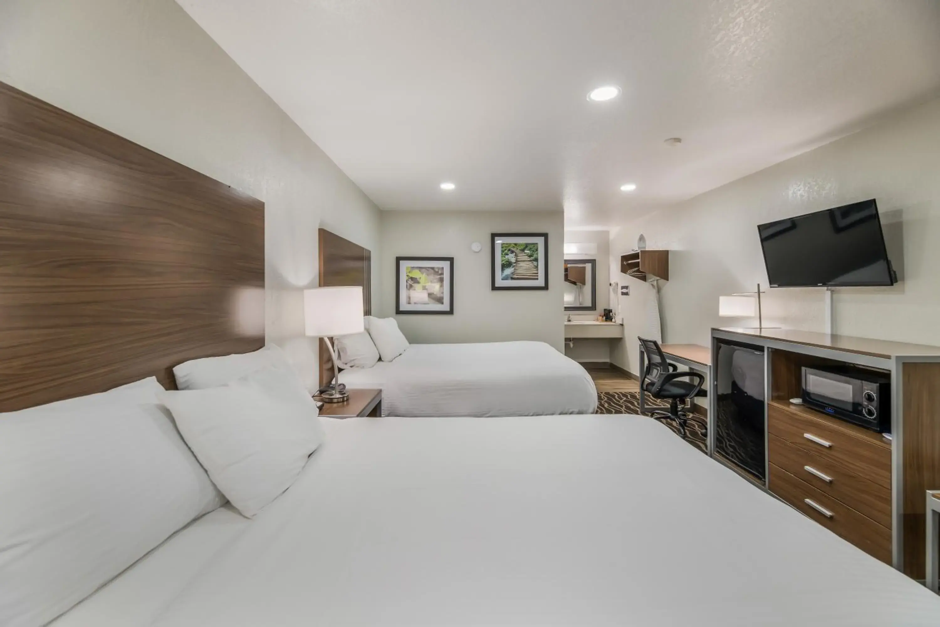 Quadruple Room with Two Queen Beds - Disability Access/Non Smoking in National Parks Inn Quadruple Room with Two Queen Beds - Disability Access/Non Smoking in National Parks Inn