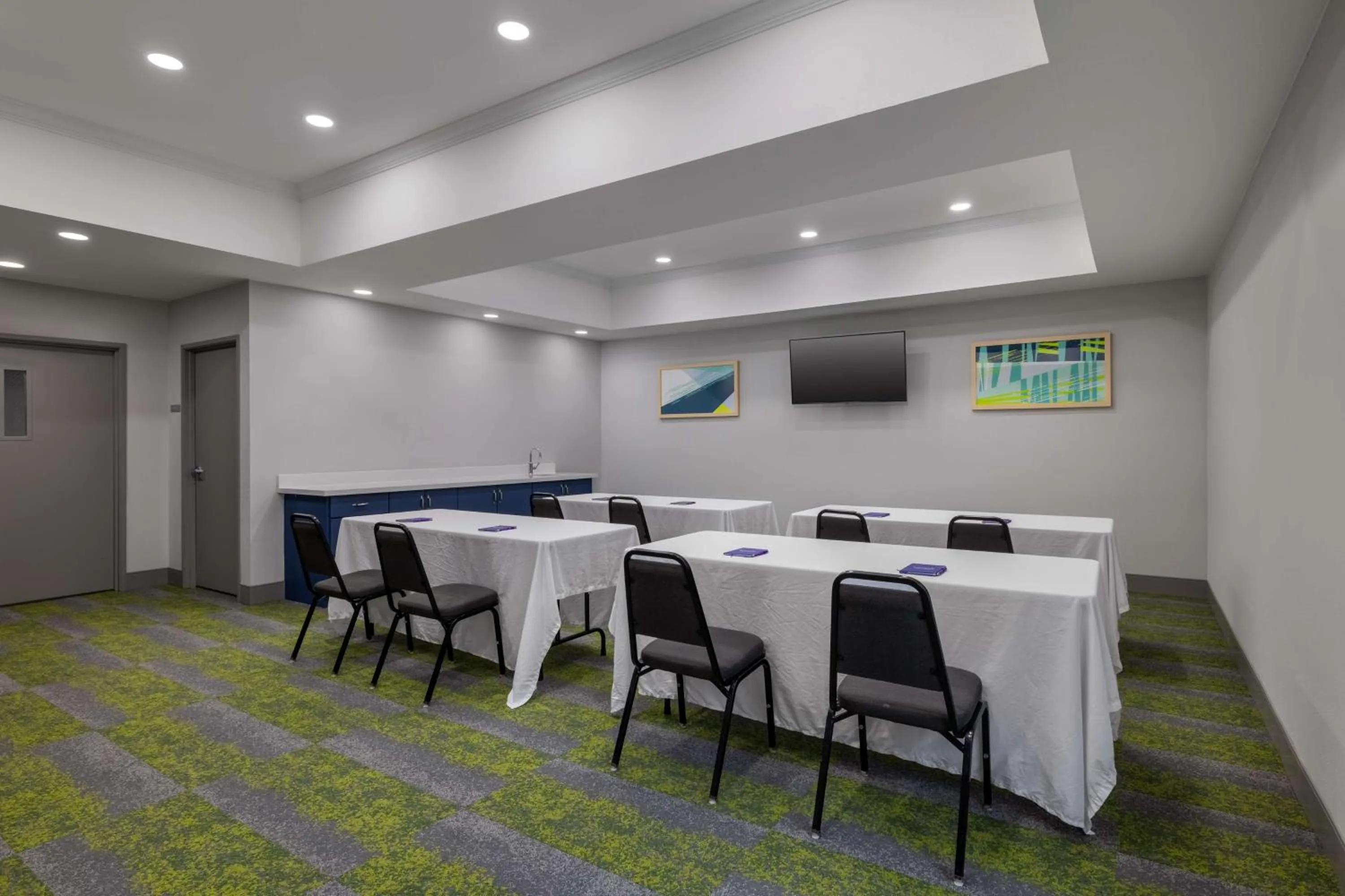 Meeting/conference room in Spark by Hilton Nacogdoches
