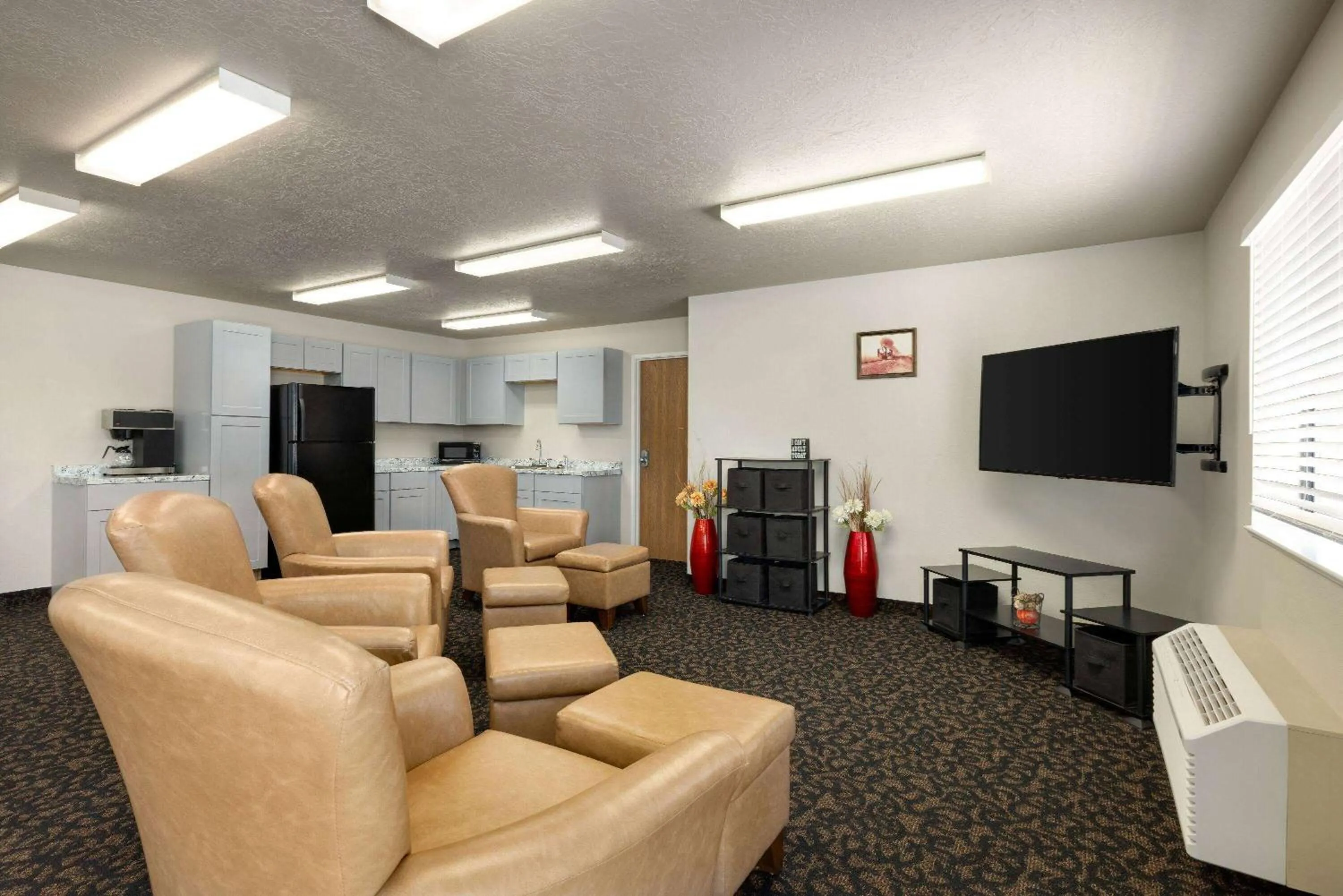 Lobby or reception in Travelodge by Wyndham Vaughn