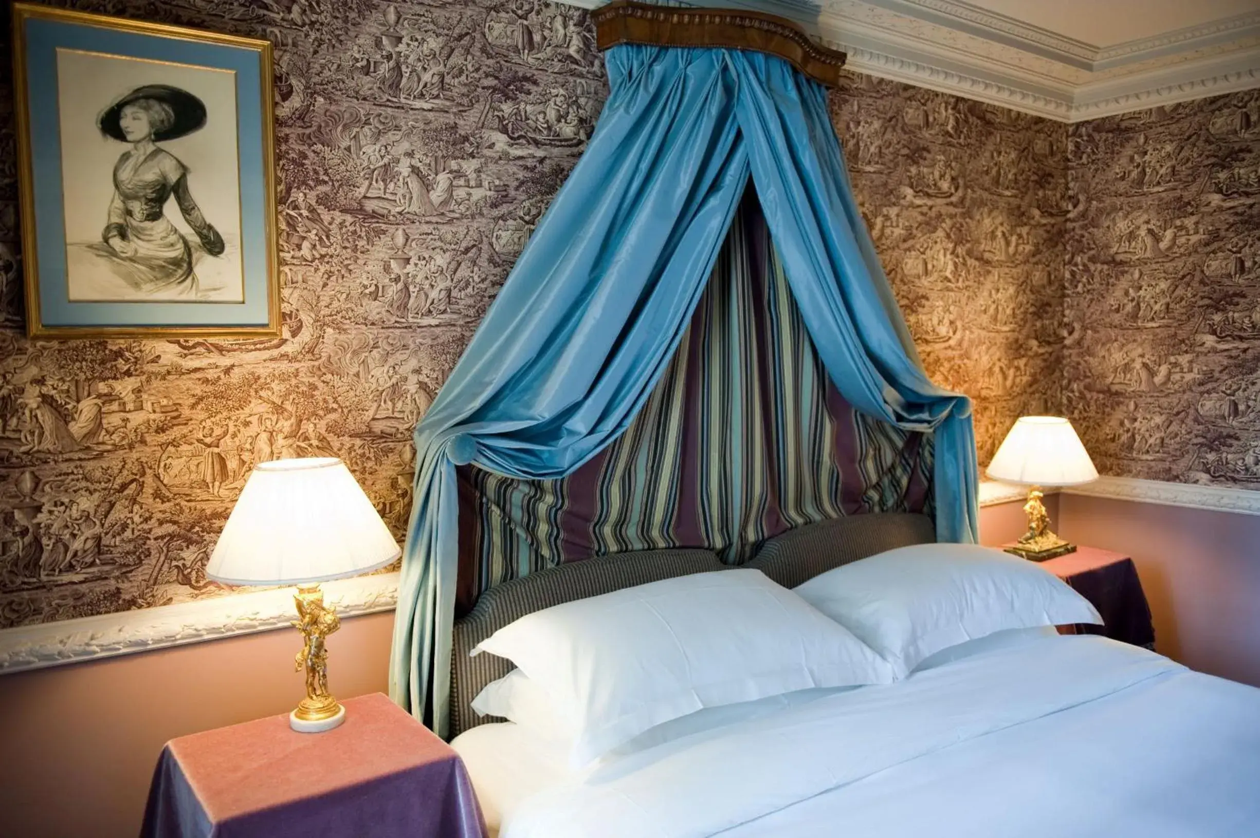 Superior Double Room in L'Hôtel Superior Double Room in L'Hôtel