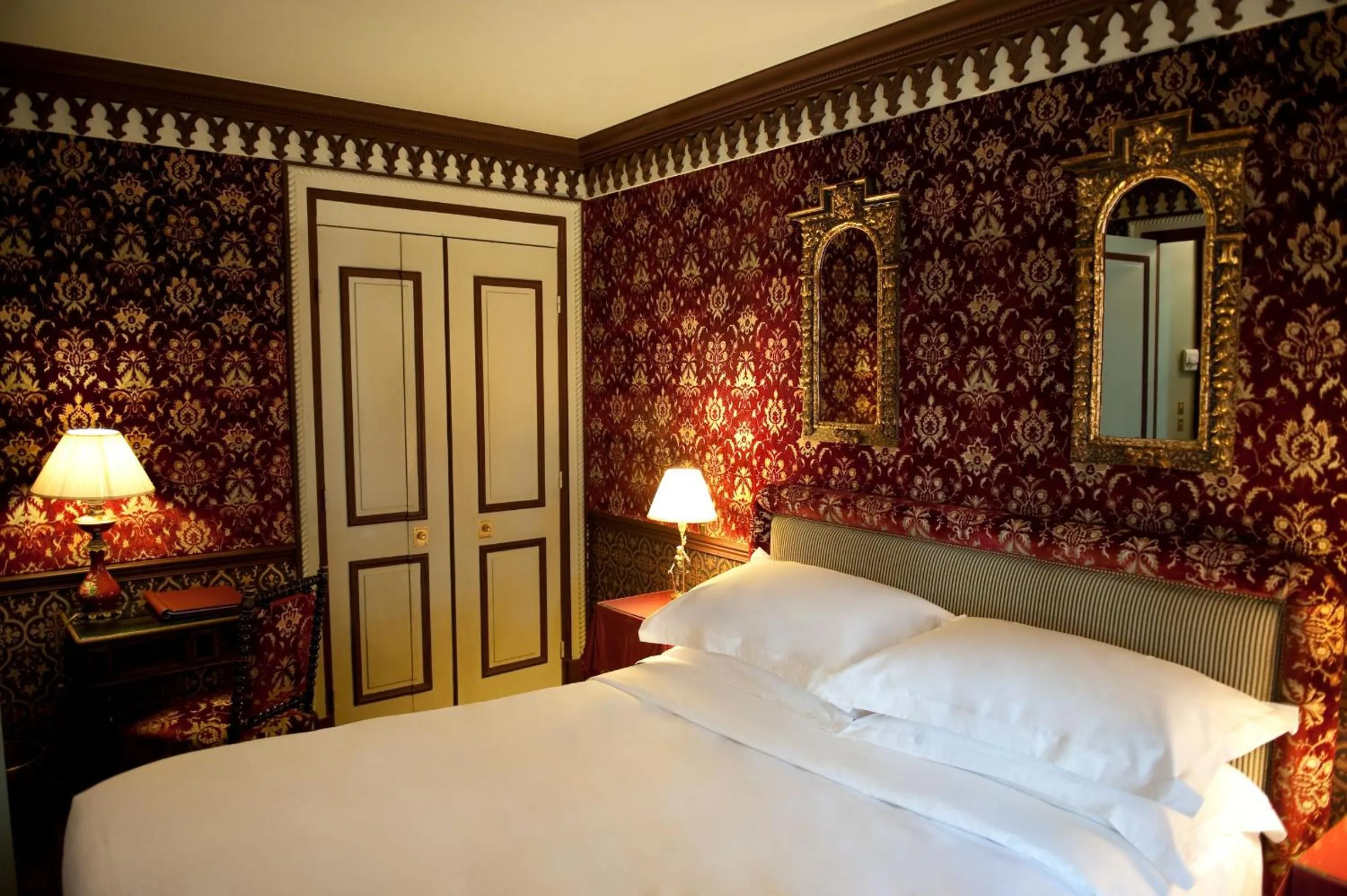 Bed in L'Hôtel