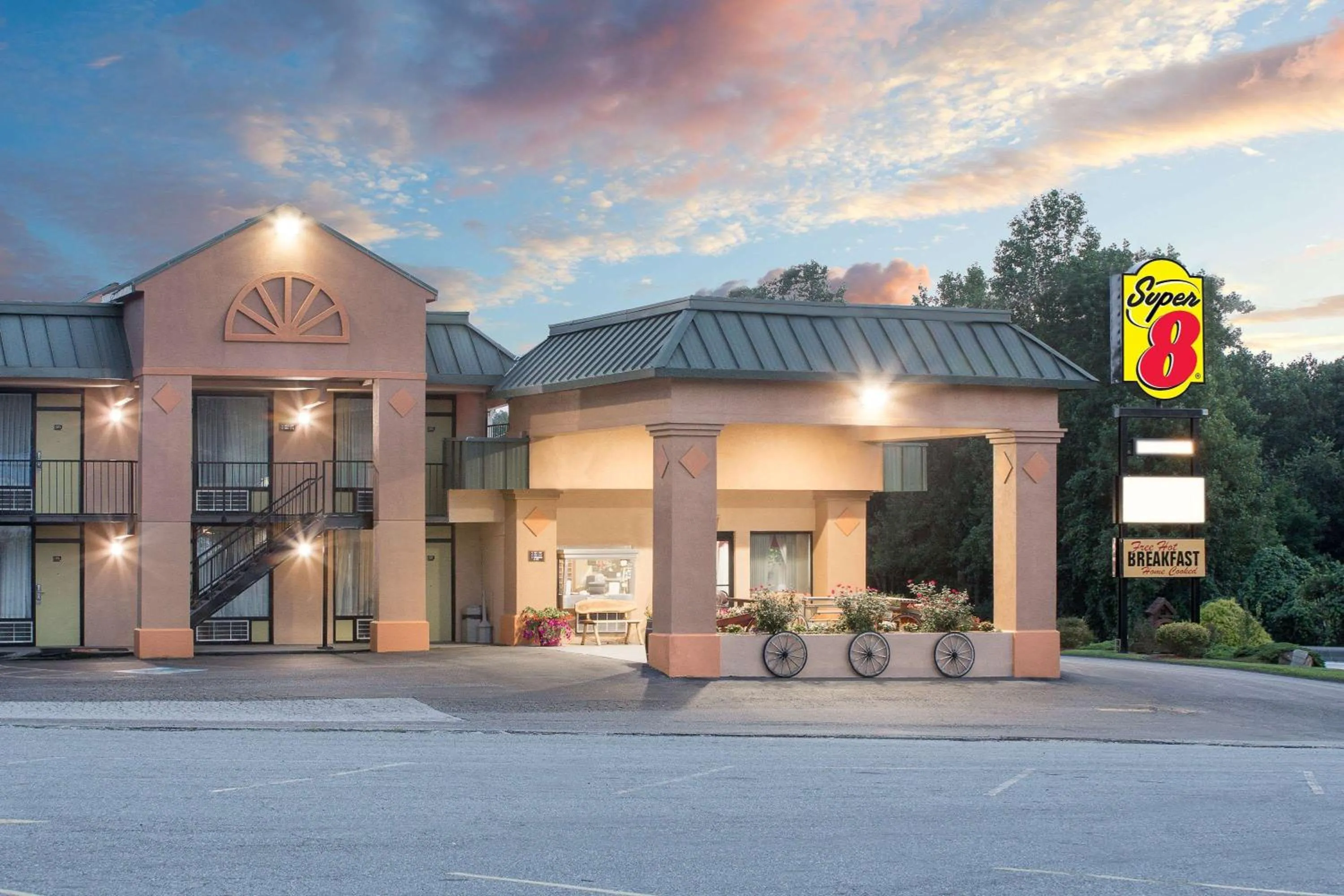 Property building in Super 8 by Wyndham Marion NC