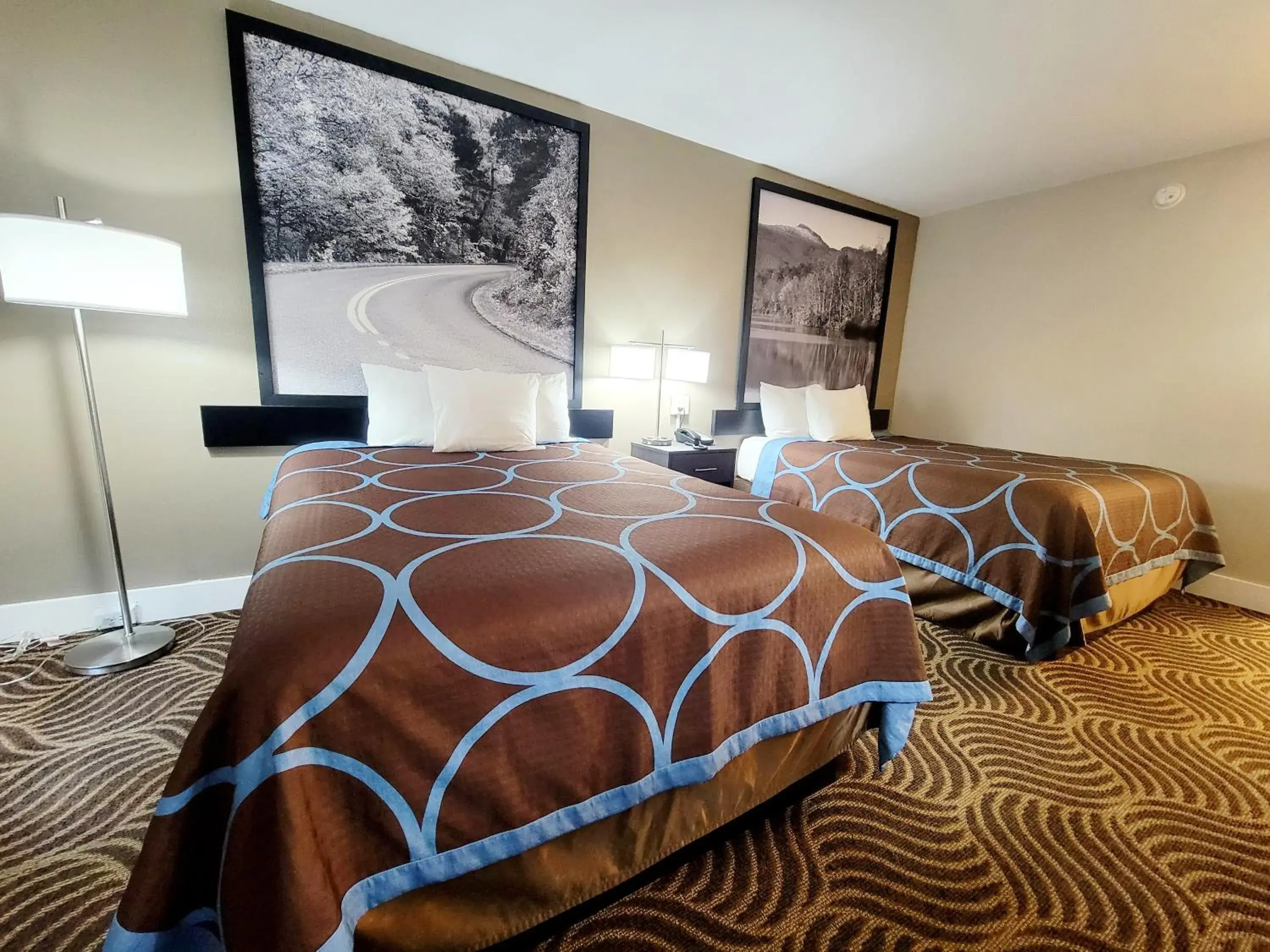 Double Room with Two Double Beds - Non-Smoking in Super 8 by Wyndham Marion NC Double Room with Two Double Beds - Non-Smoking in Super 8 by Wyndham Marion NC