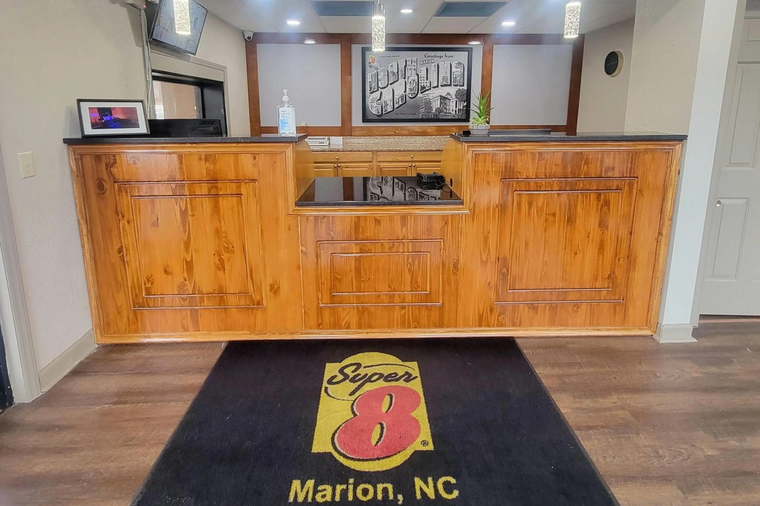 Lobby or reception in Super 8 by Wyndham Marion NC