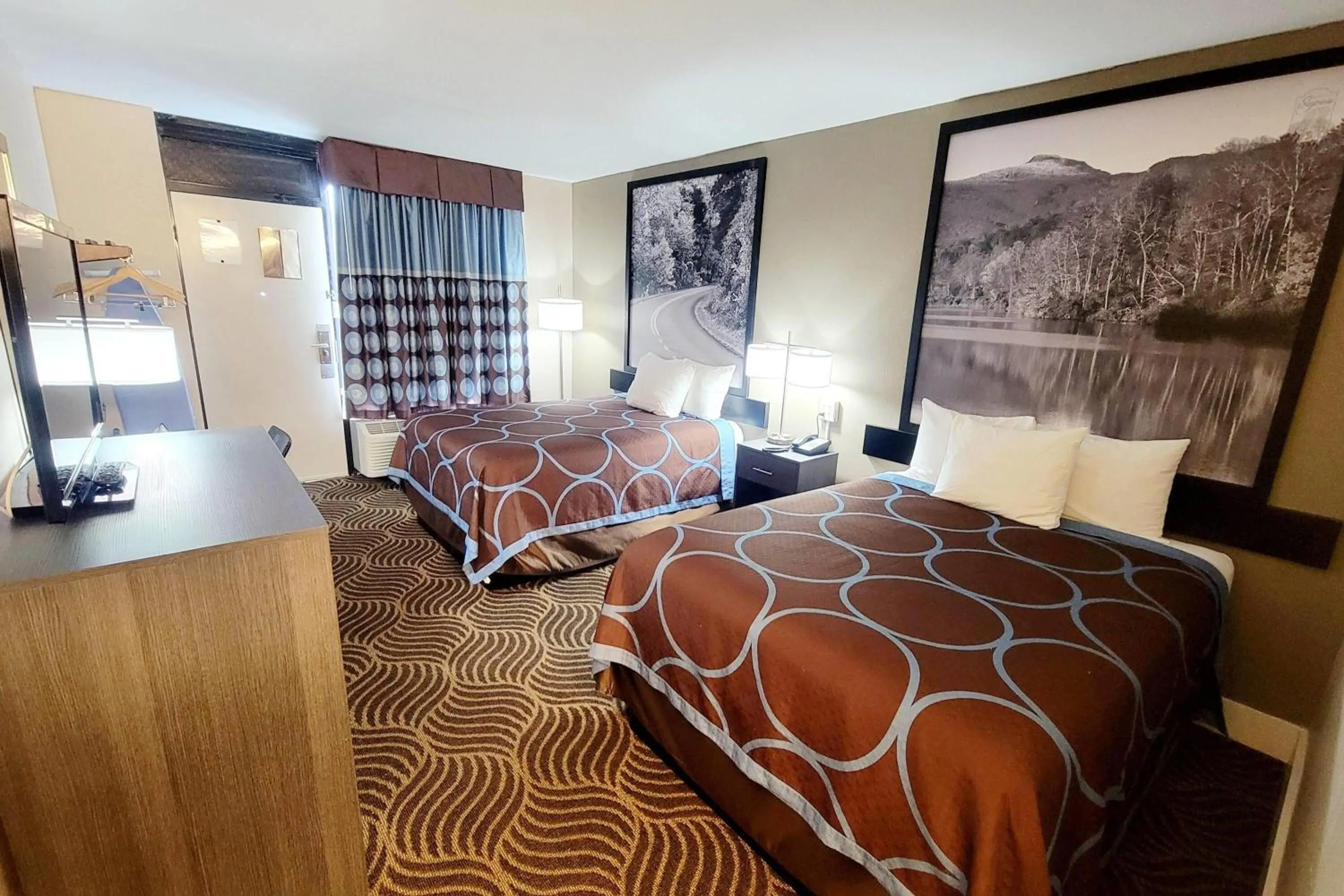 Photo of the whole room in Super 8 by Wyndham Marion NC