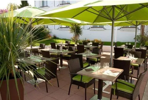 Restaurant/places to eat in Le Robinson