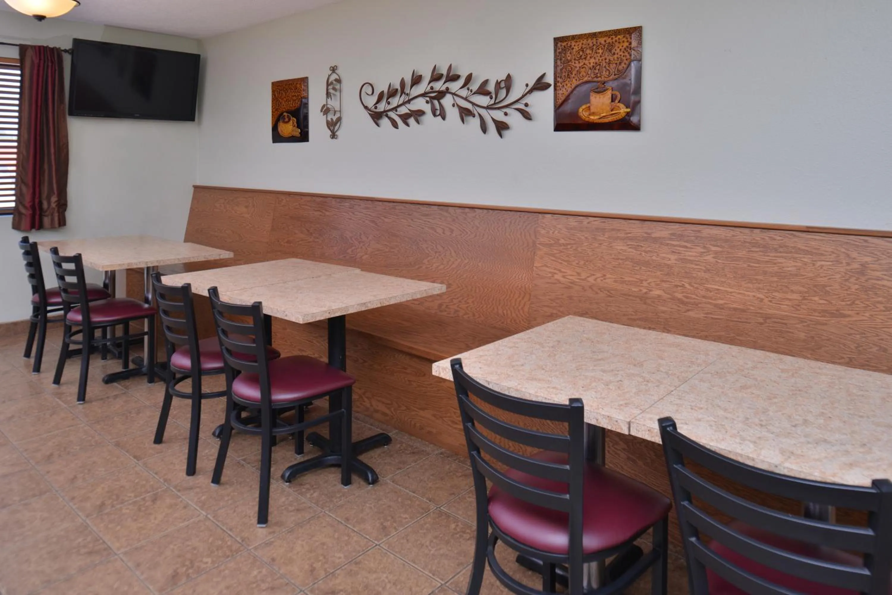 Breakfast in Cottonwood Inn and Conference Center