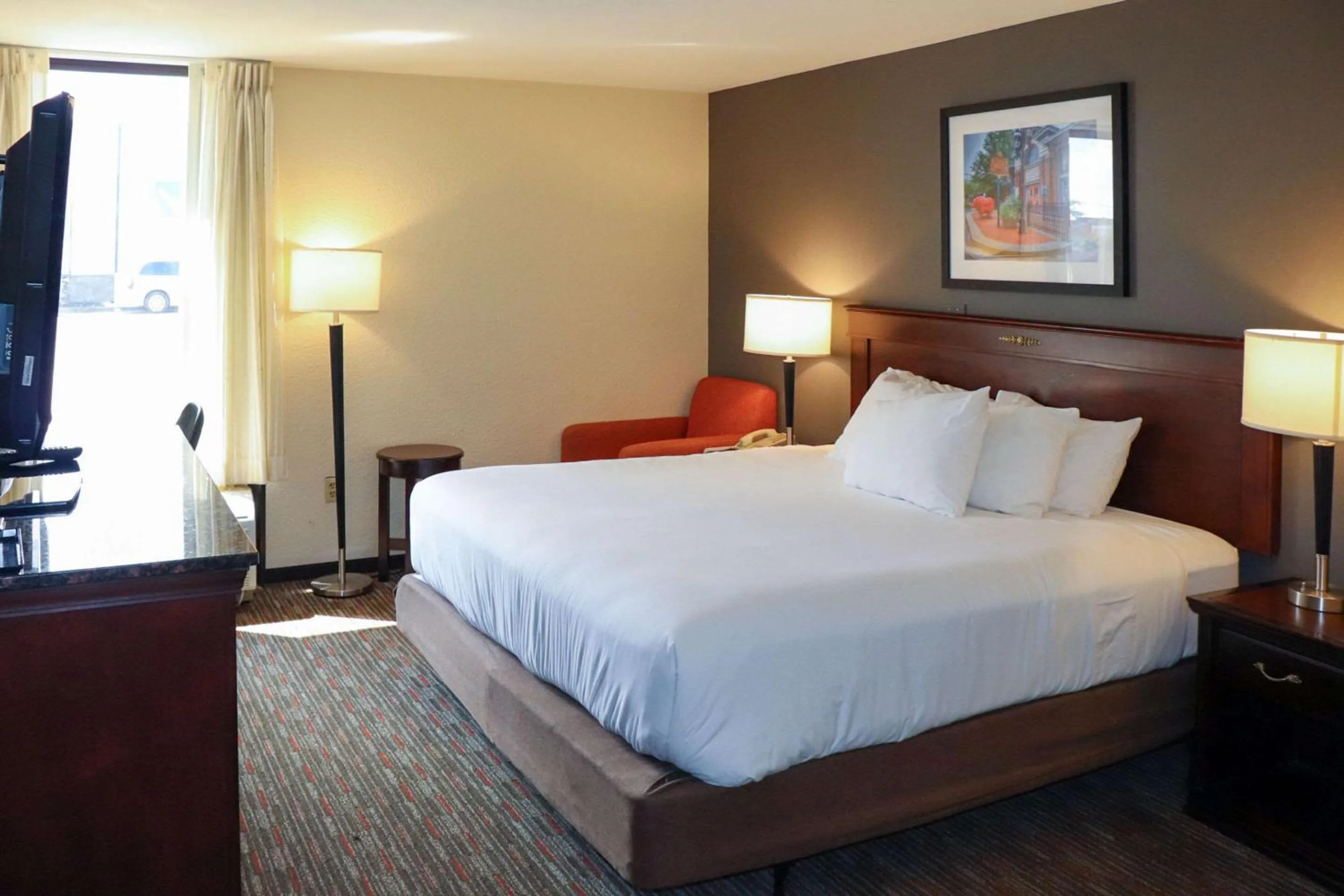 Bedroom, Bed in Mustang Inn