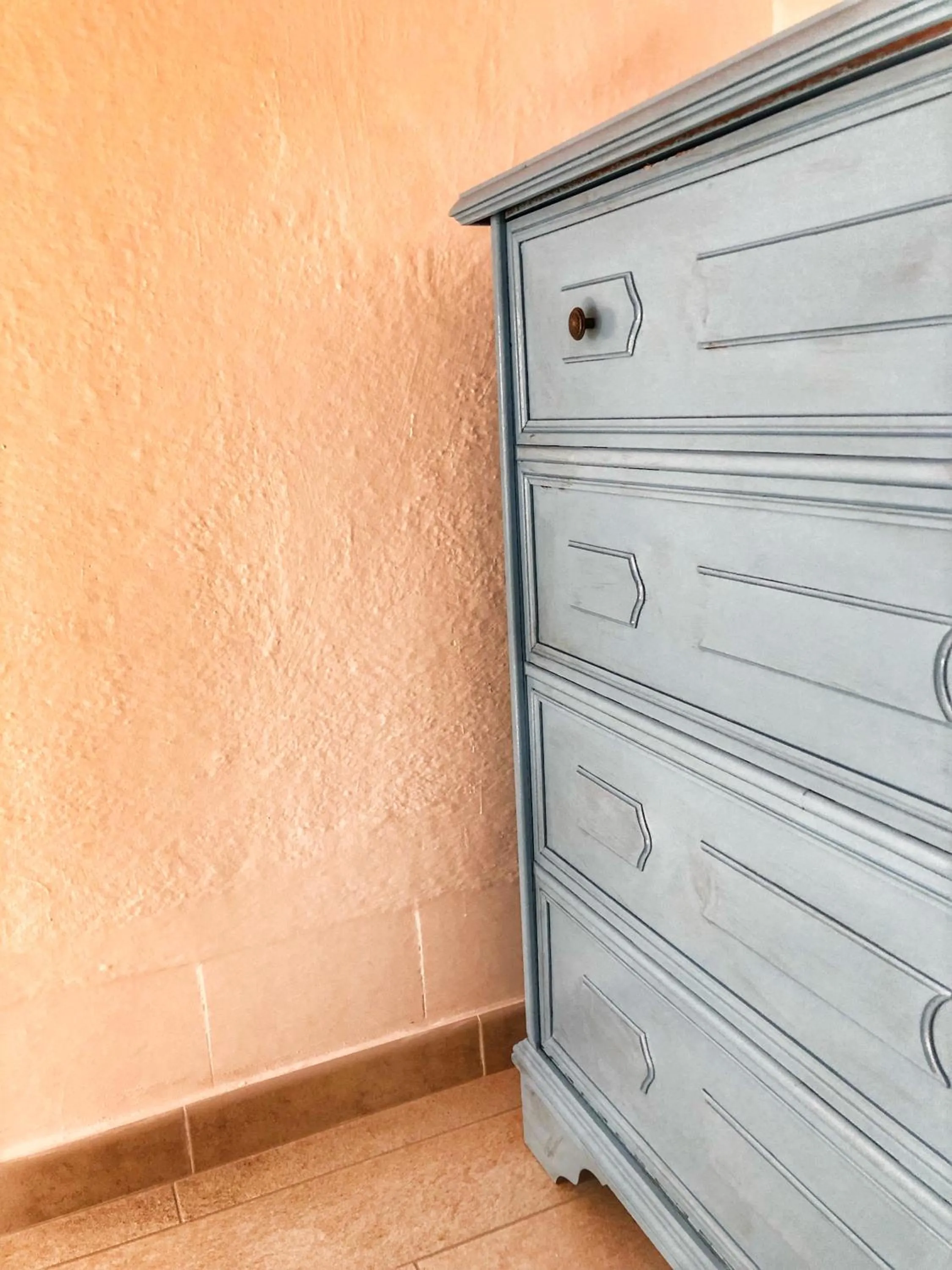 Decorative detail in BnB Le Janas