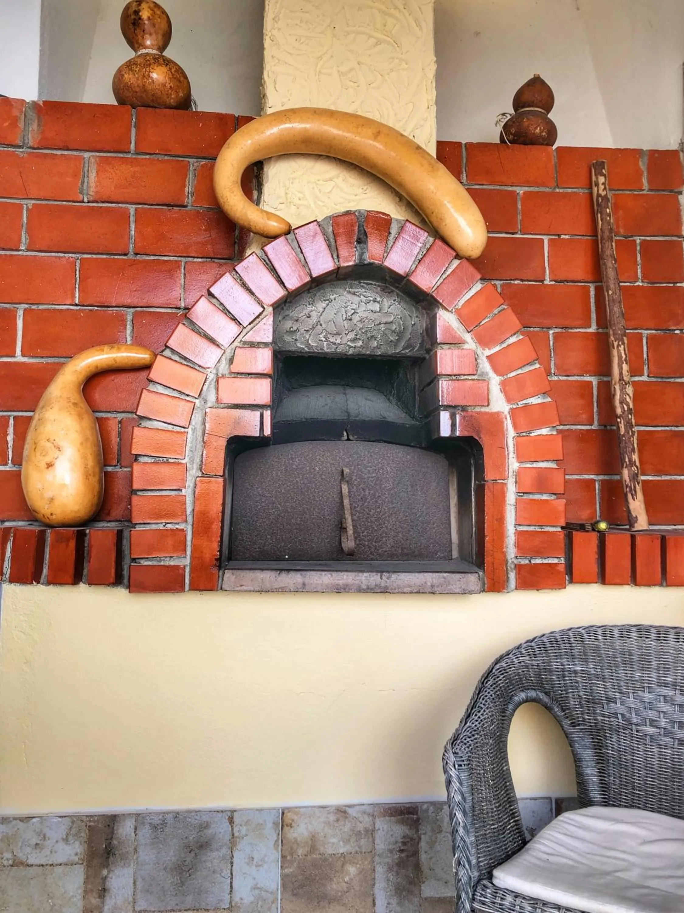 Decorative detail in BnB Le Janas