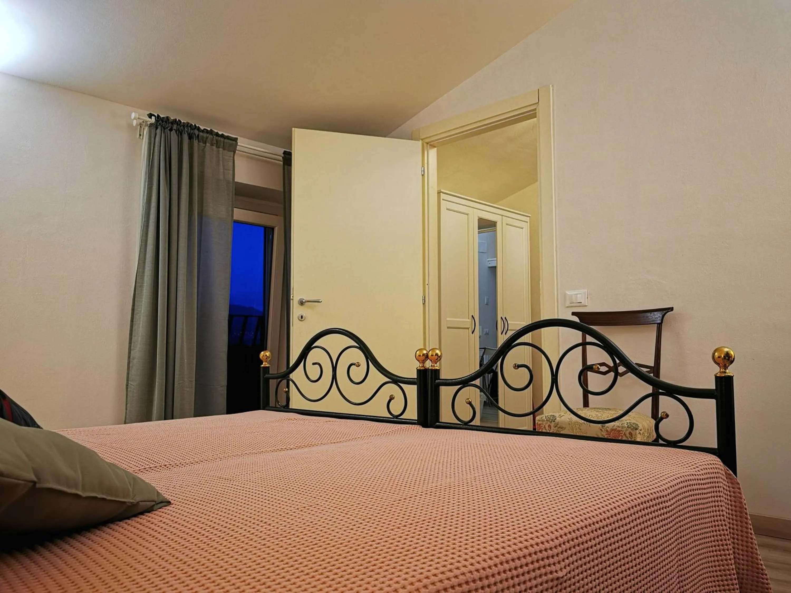 Photo of the whole room, Bed in Corte Buenavista