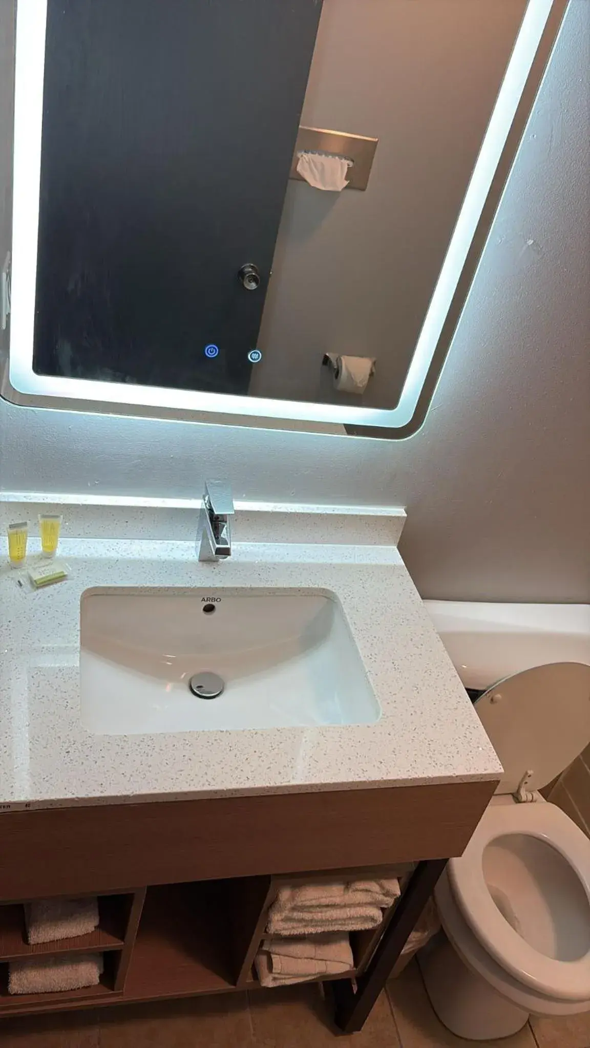 Queen Room - Mobility Access/Non-Smoking in Super 8 by Wyndham Mankato Queen Room - Mobility Access/Non-Smoking in Super 8 by Wyndham Mankato