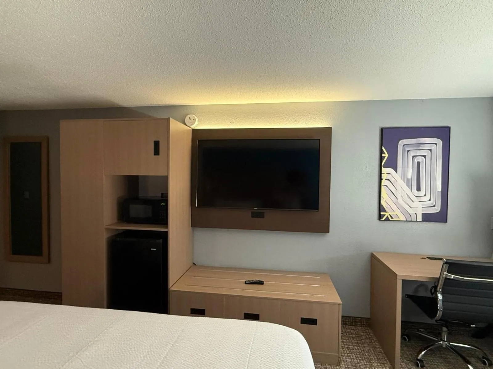 Bed in Super 8 by Wyndham Mankato