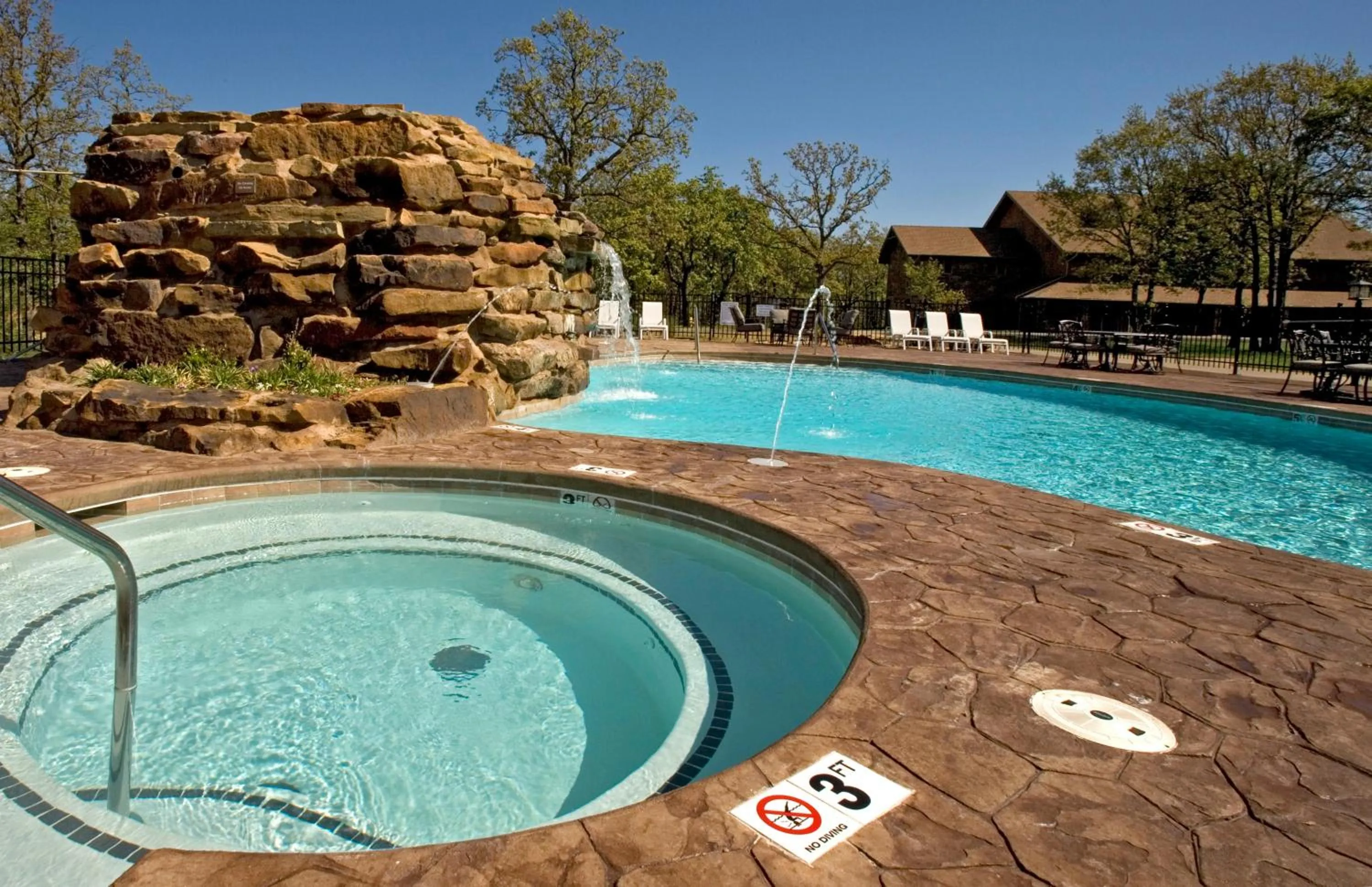 Facade/entrance in POSTOAK Lodge and Retreat