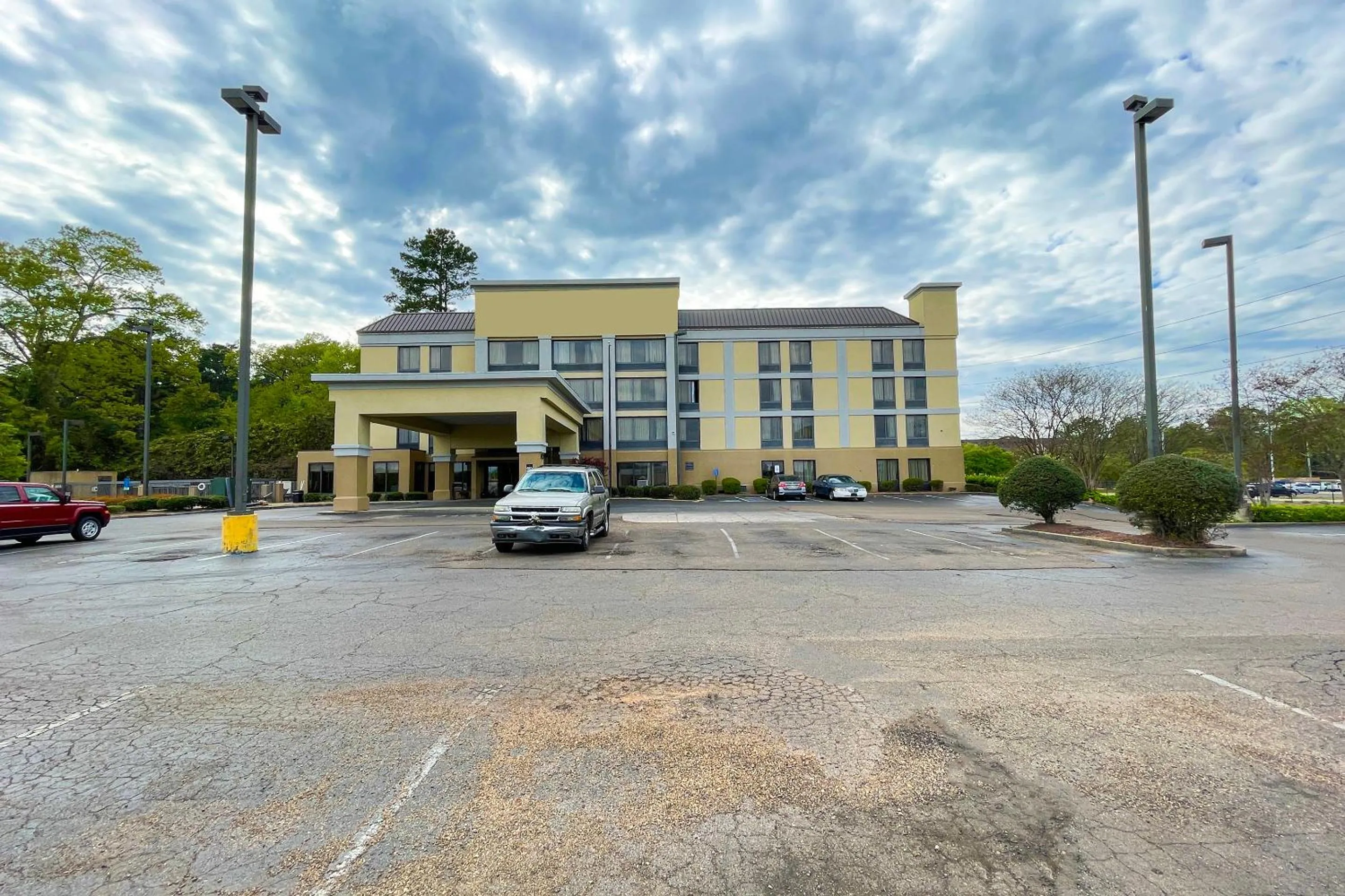 Property building in OYO Townhouse Jackson - Ridgeland