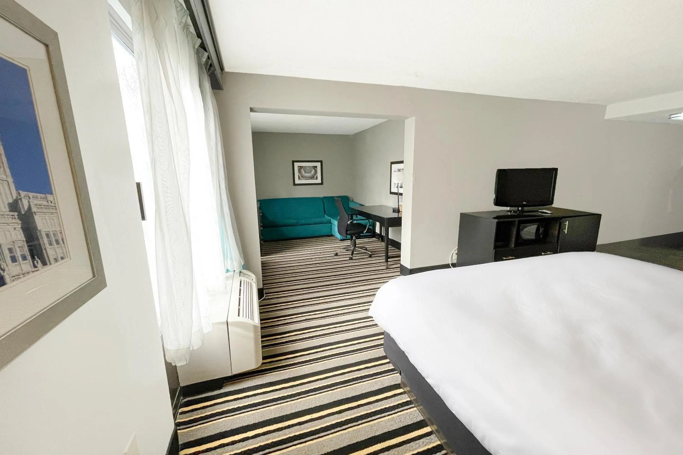 Bedroom, Bed in OYO Townhouse Jackson - Ridgeland