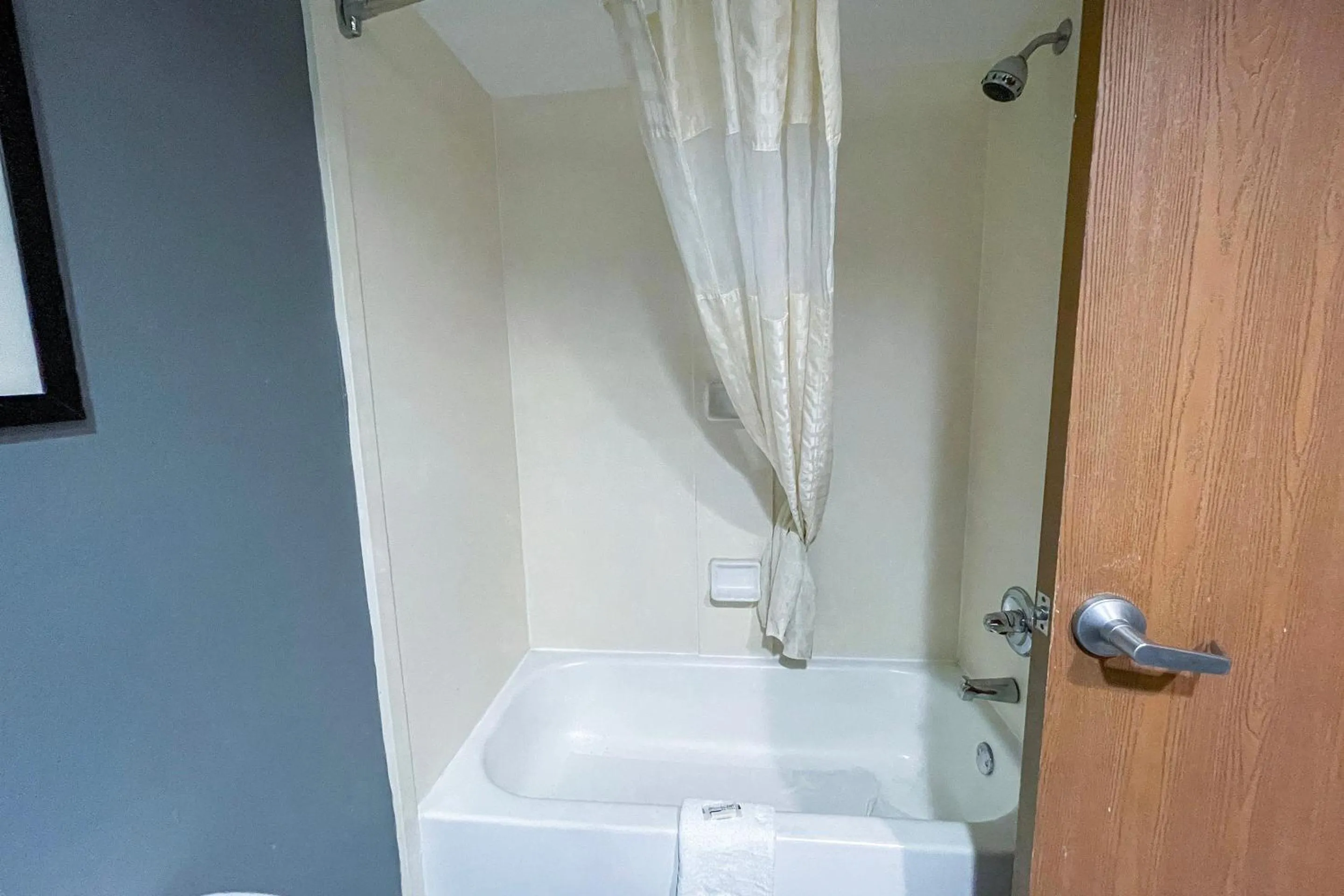 Bathroom in OYO Townhouse Jackson - Ridgeland