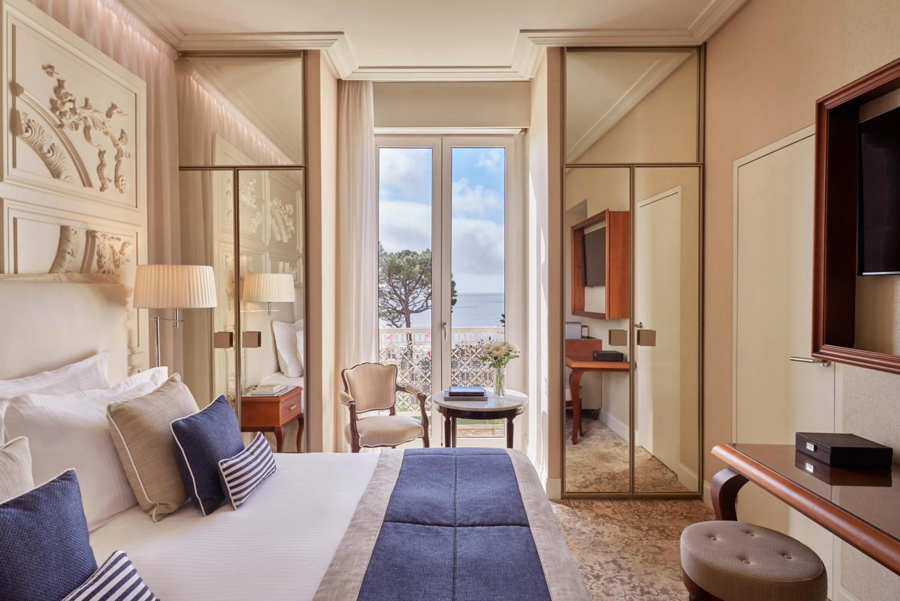 Photo of the whole room, Bed in Hôtel Barrière Le Royal La Baule