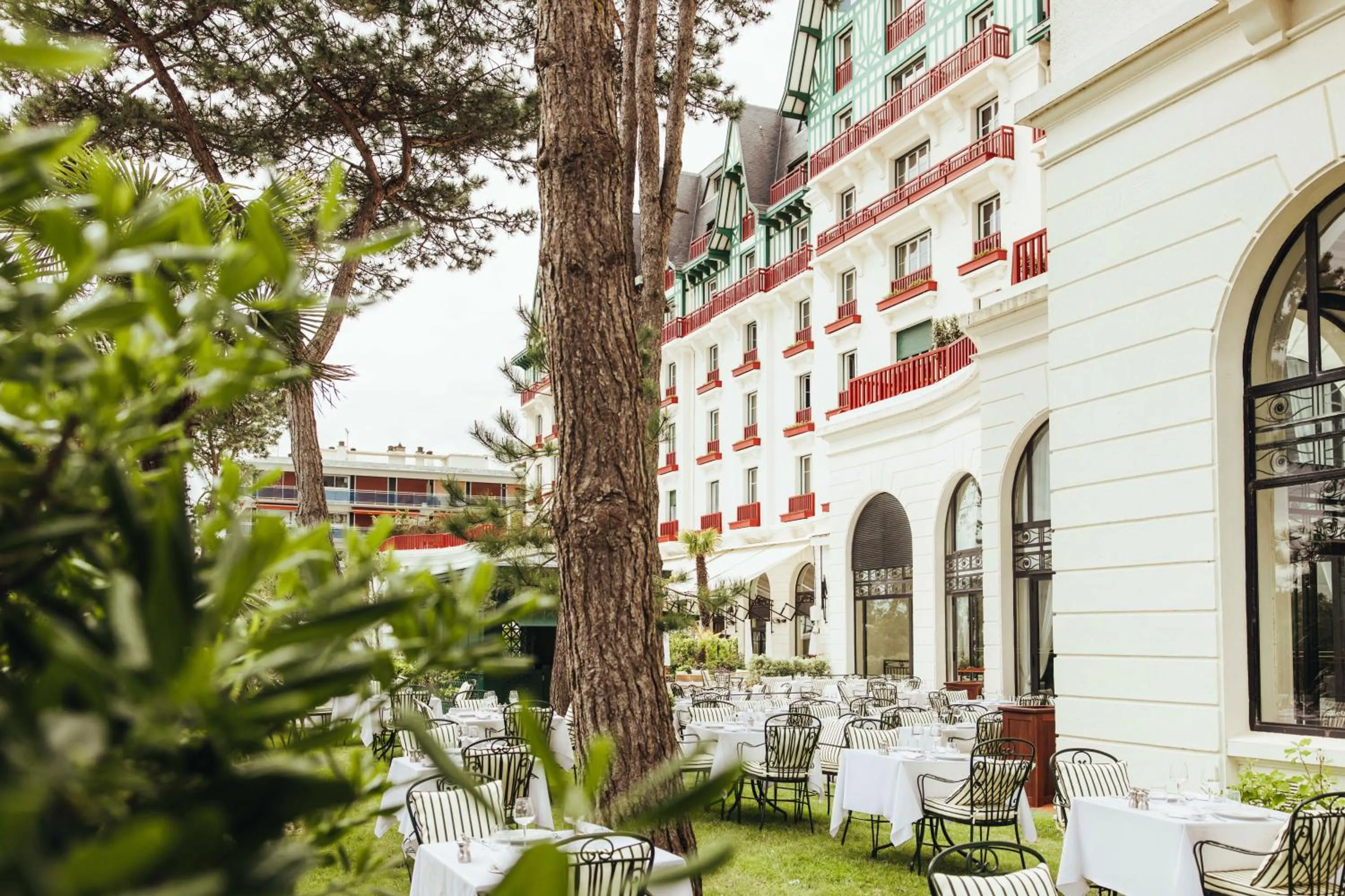 Restaurant/places to eat in Hôtel Barrière L'Hermitage
