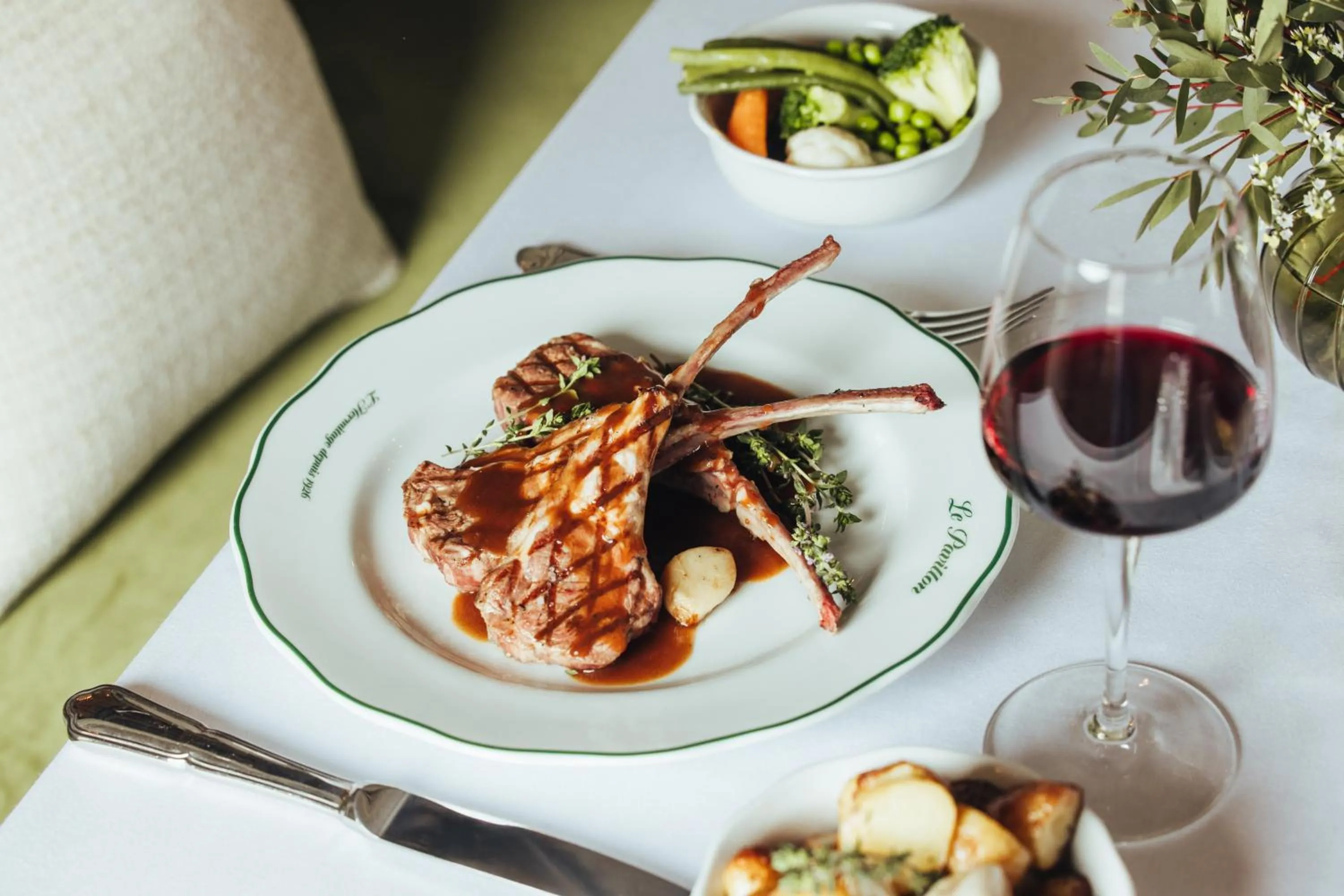 Restaurant/places to eat in Hôtel Barrière L'Hermitage