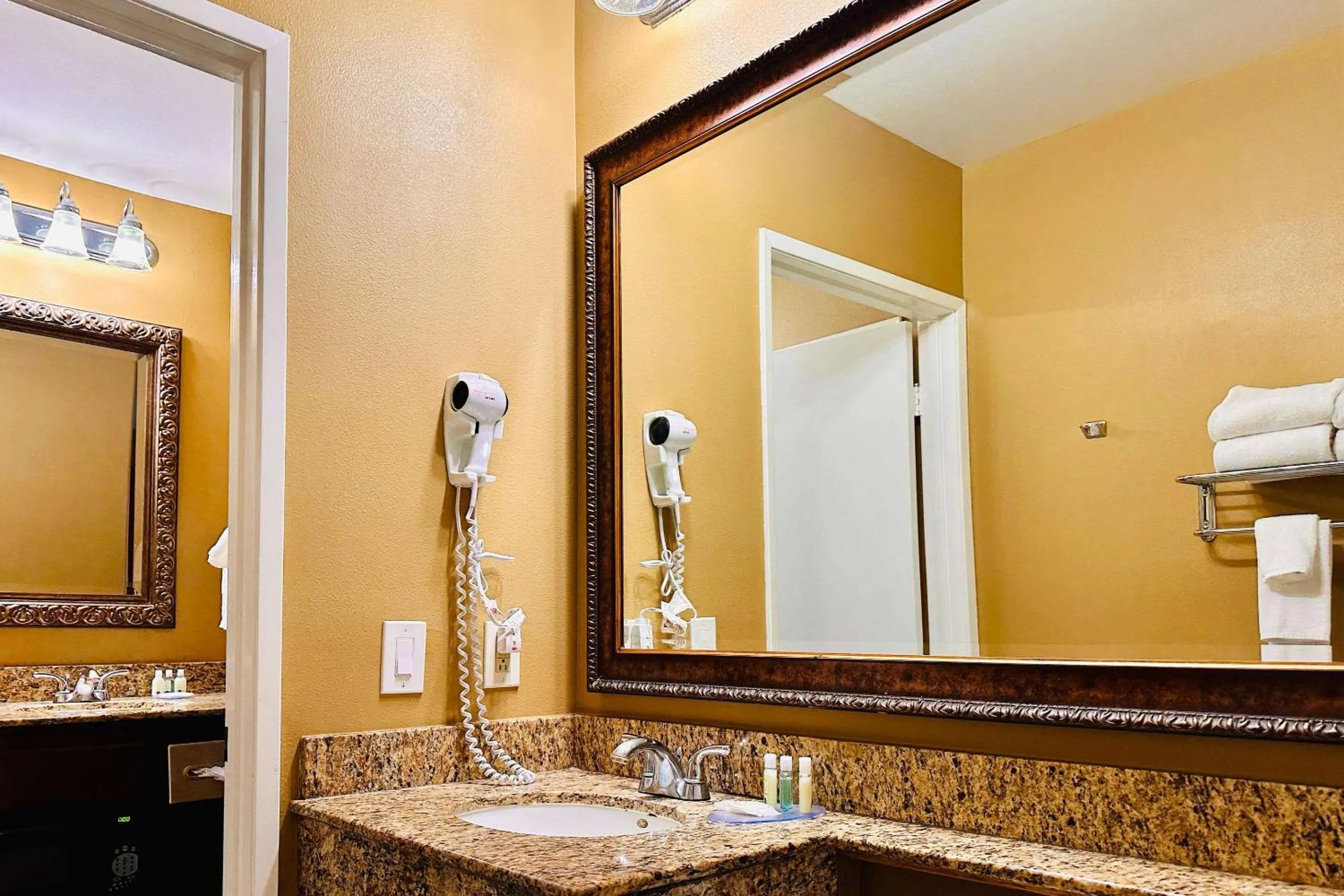 Bedroom in Quality Inn & Suites Westminster Seal Beach