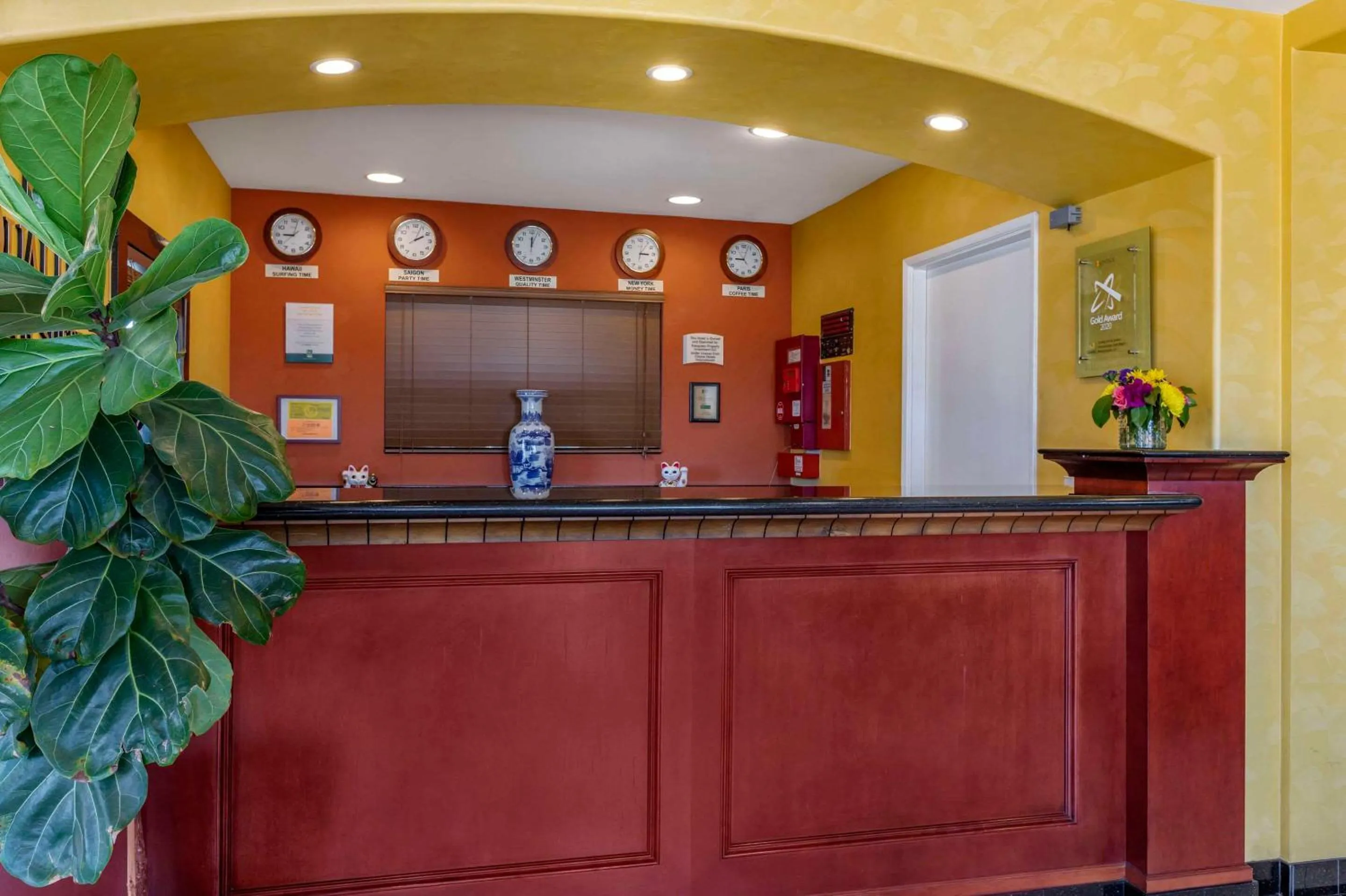 Lobby or reception in Quality Inn & Suites Westminster Seal Beach