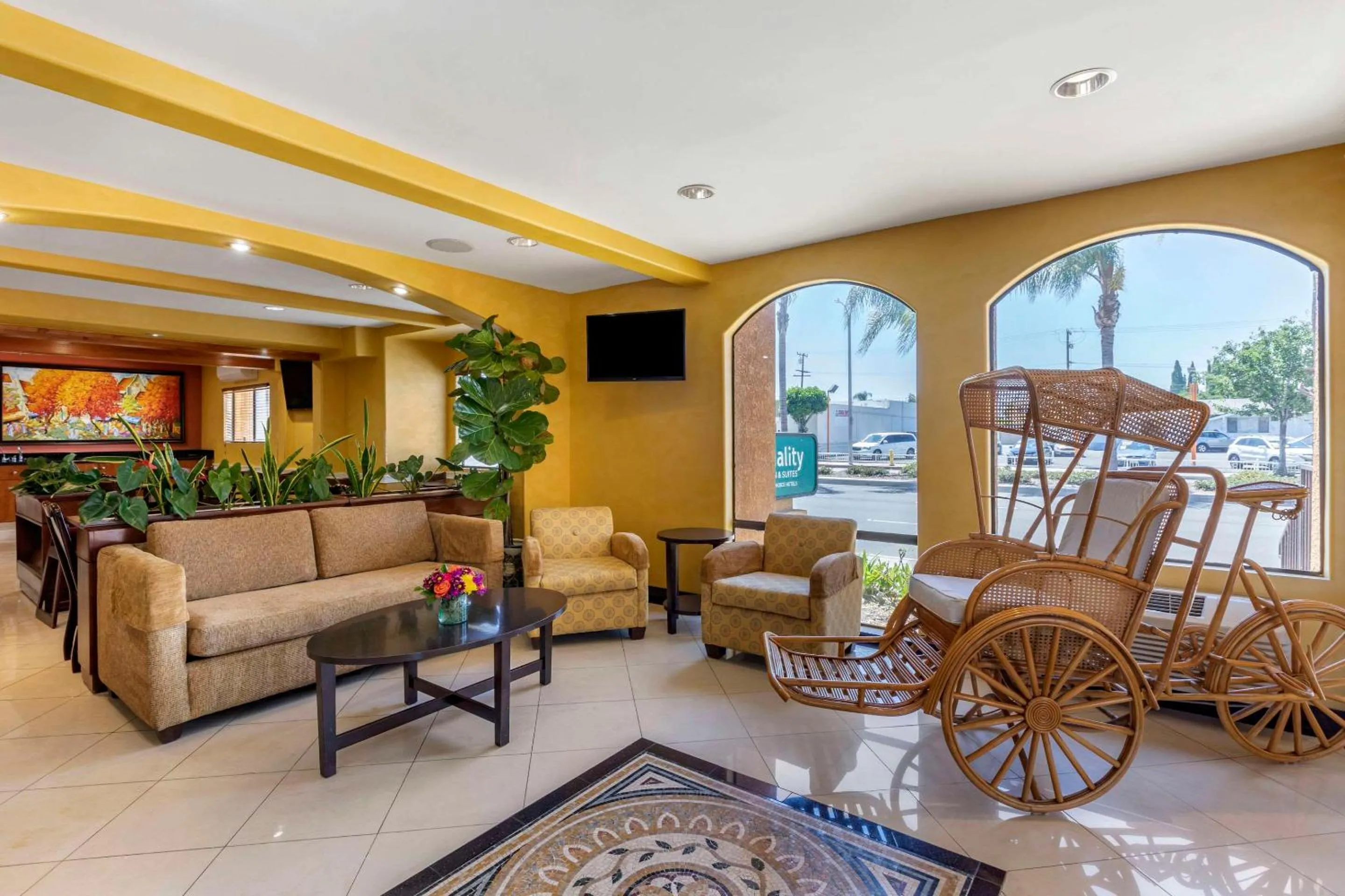 Lobby or reception in Quality Inn & Suites Westminster Seal Beach