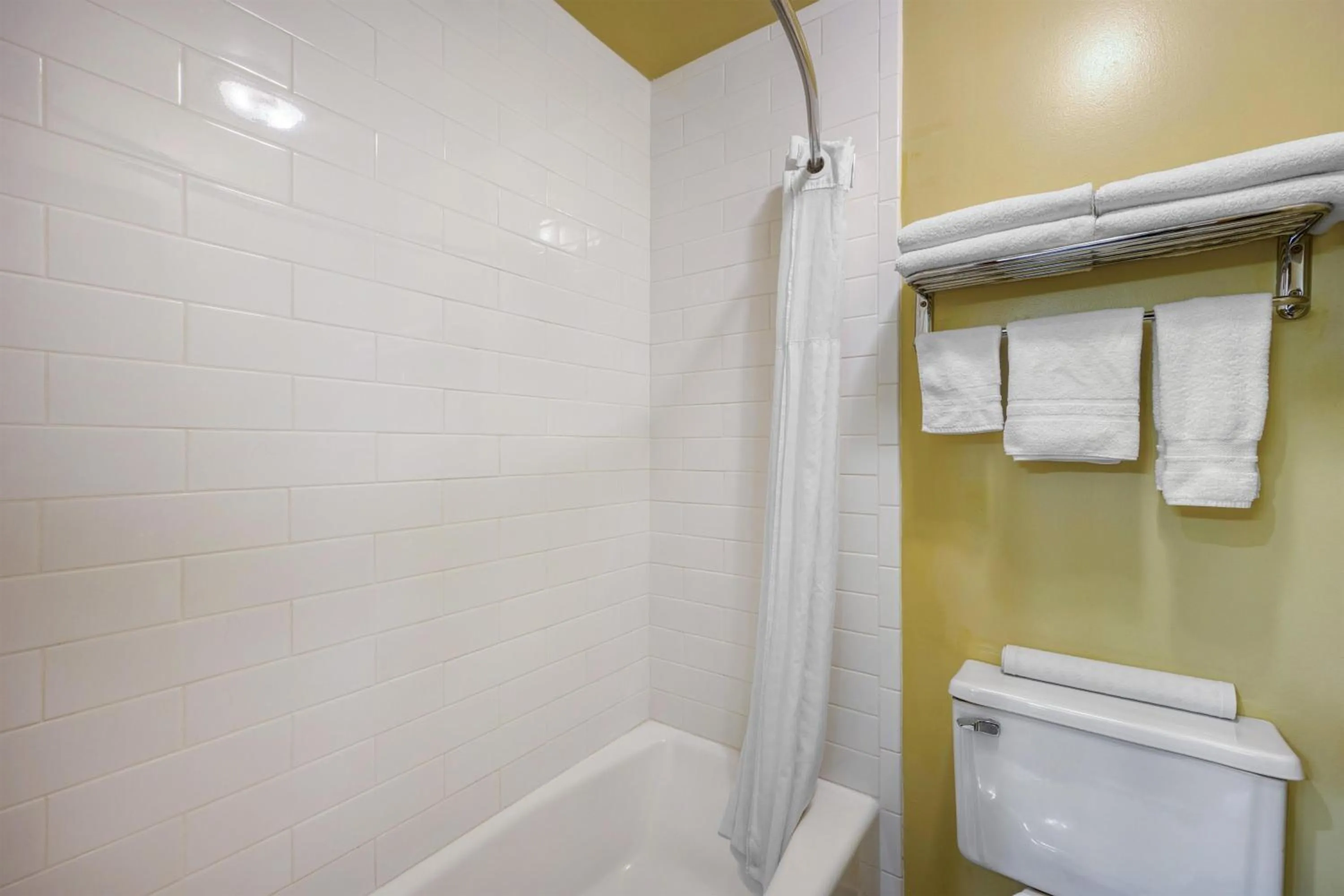 Bathroom in Best Western Blackfoot Inn