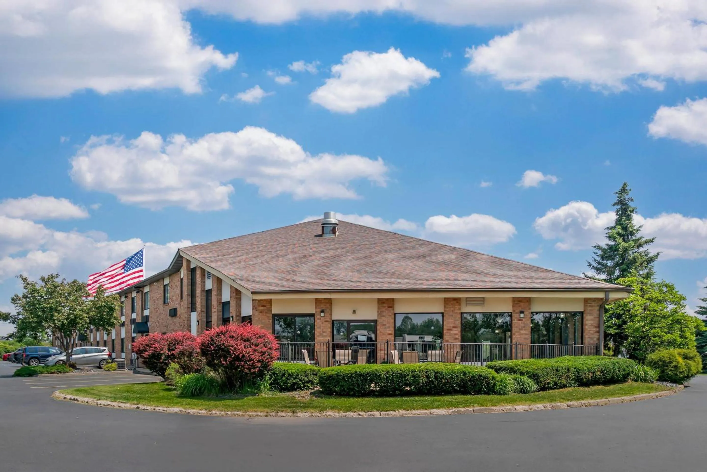 Property building in Quality Inn Grand Rapids South-Byron Center